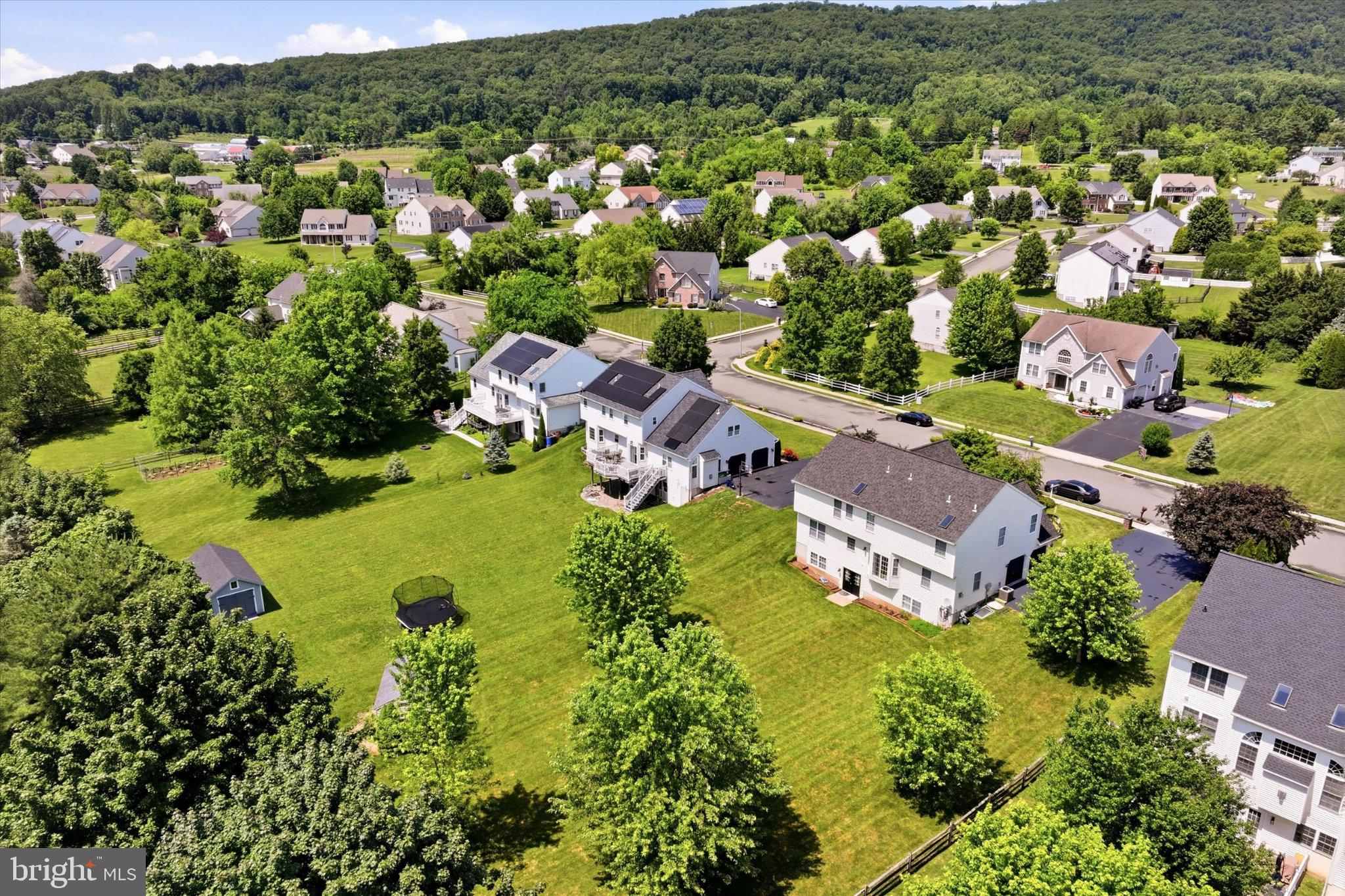 WOODS EDGE - Residential