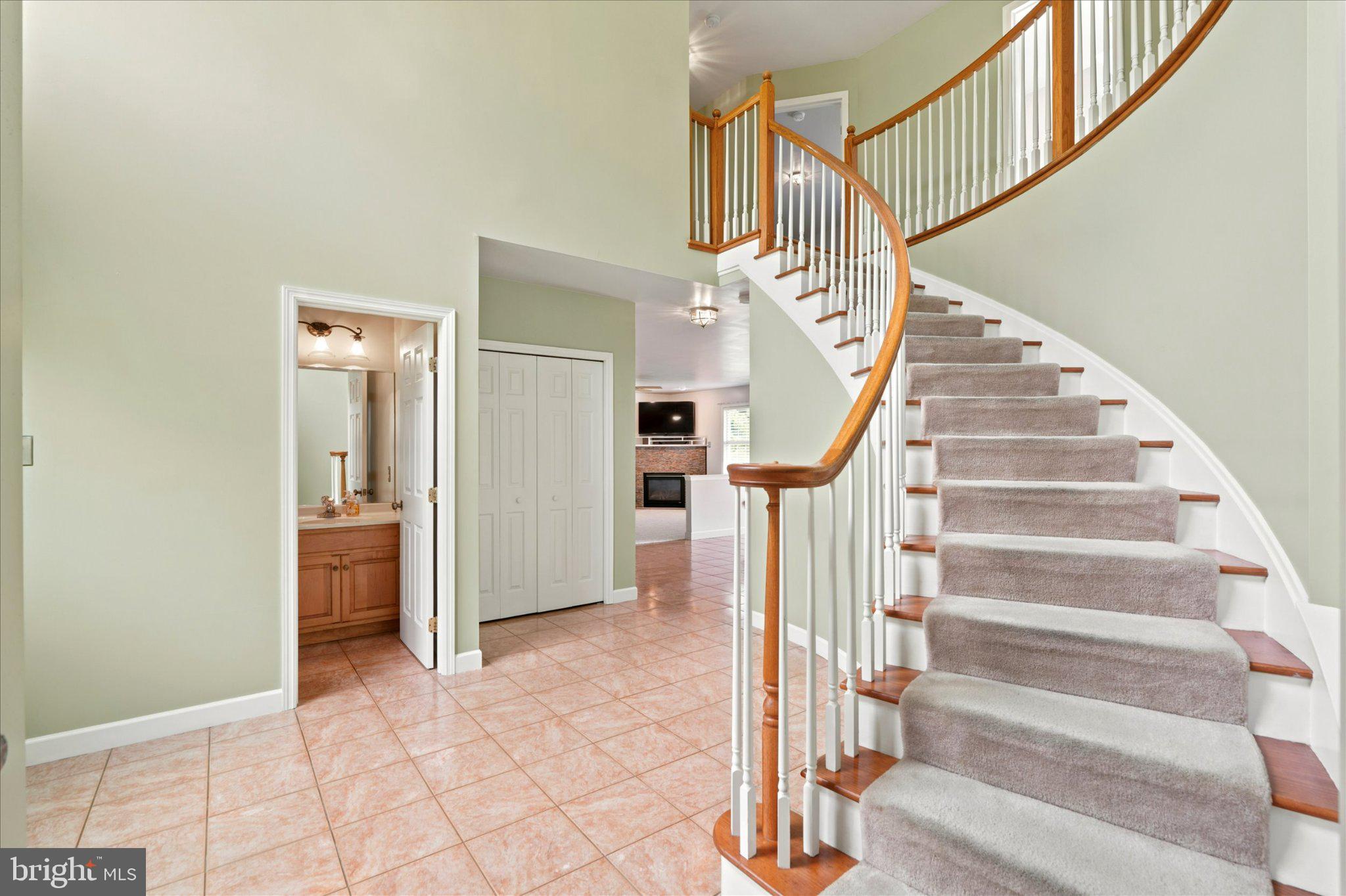 WOODS EDGE - Residential