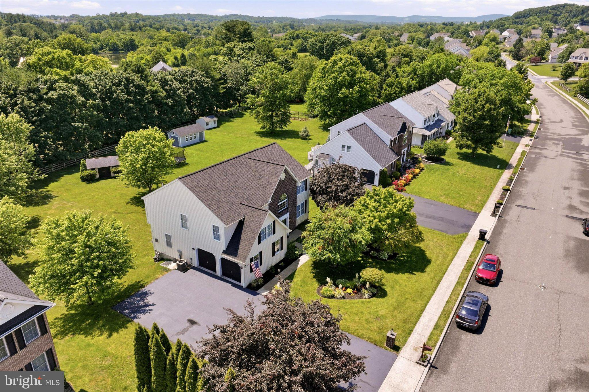 WOODS EDGE - Residential