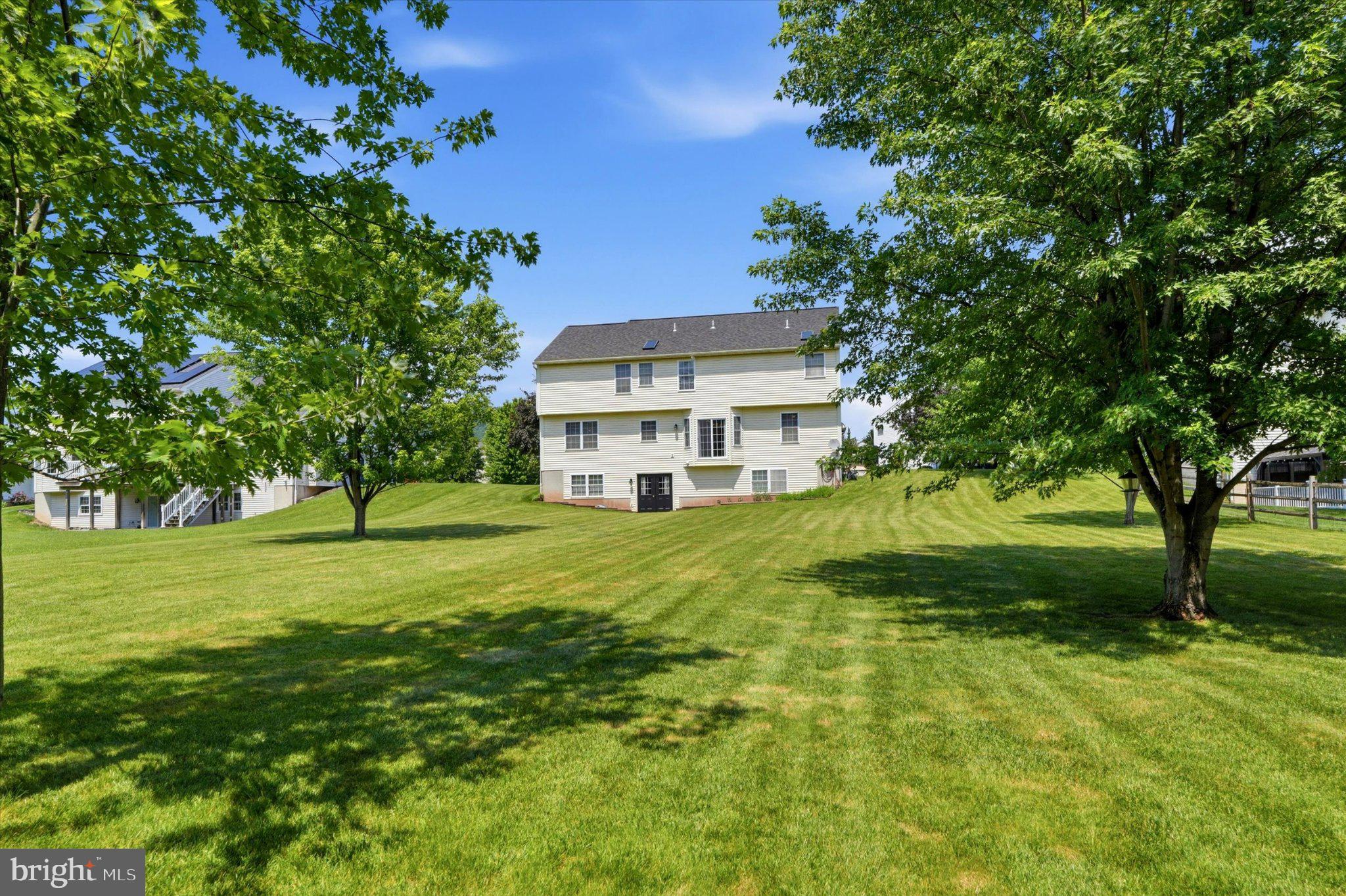 WOODS EDGE - Residential
