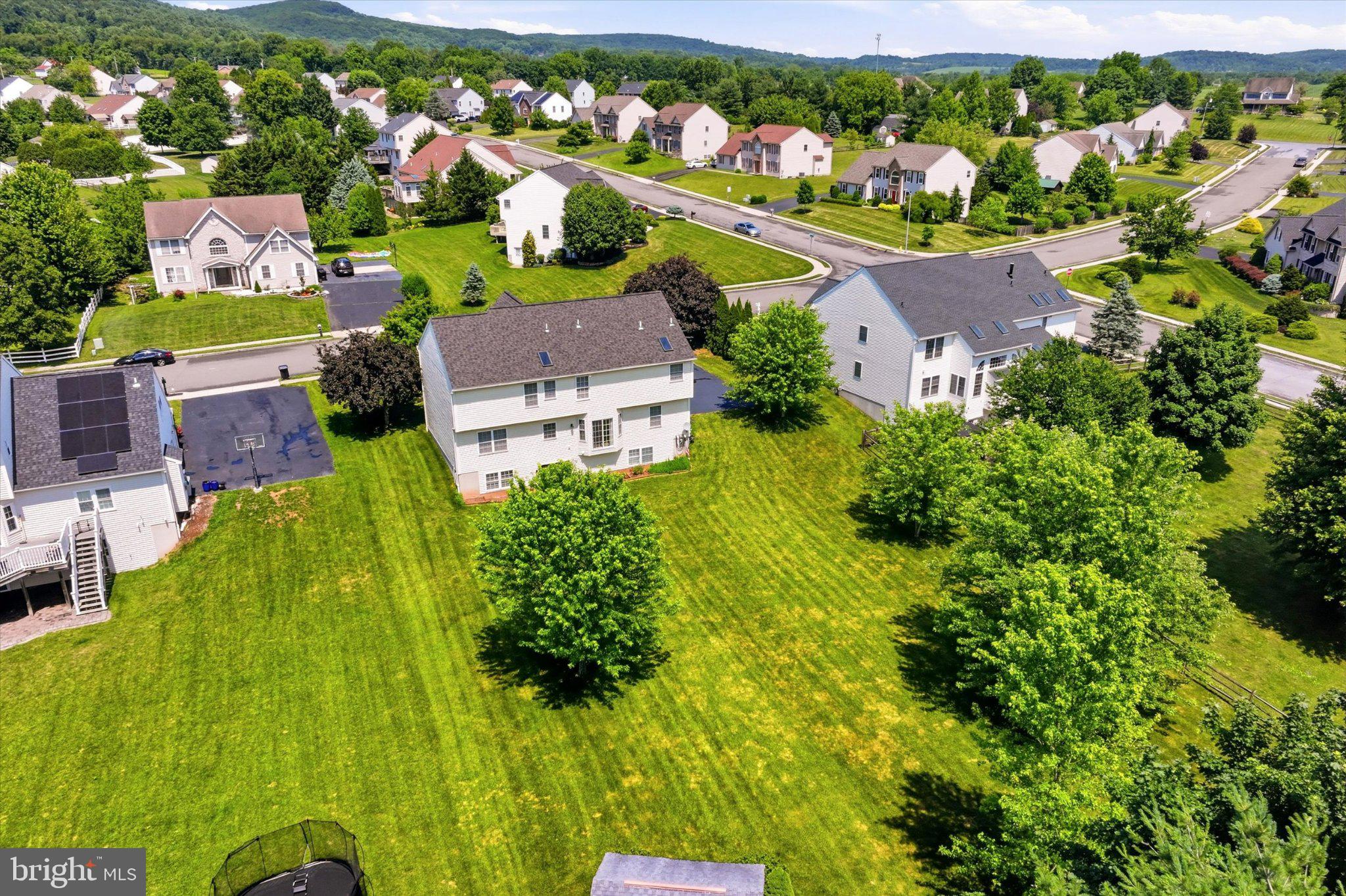 WOODS EDGE - Residential
