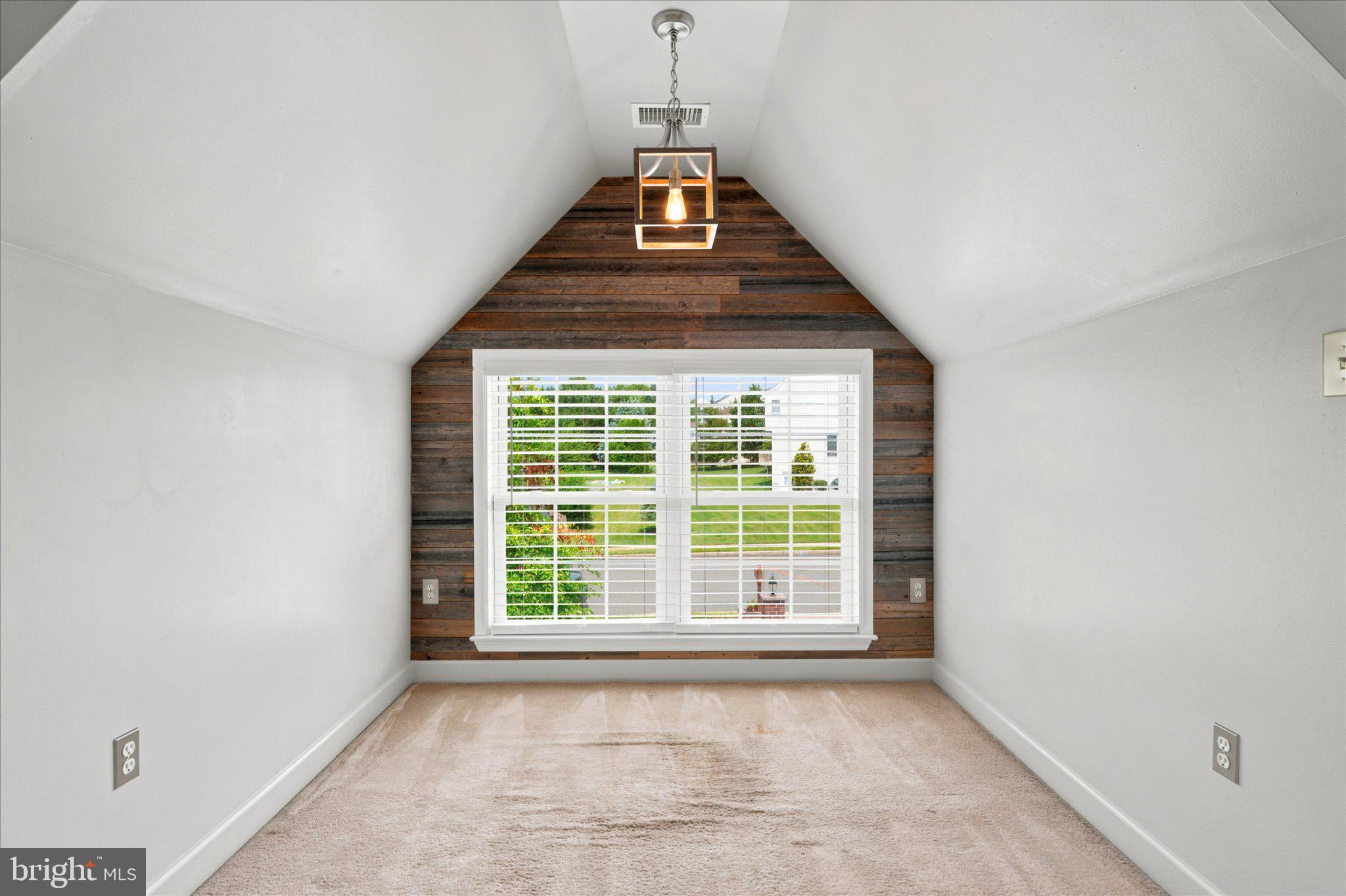 WOODS EDGE - Residential