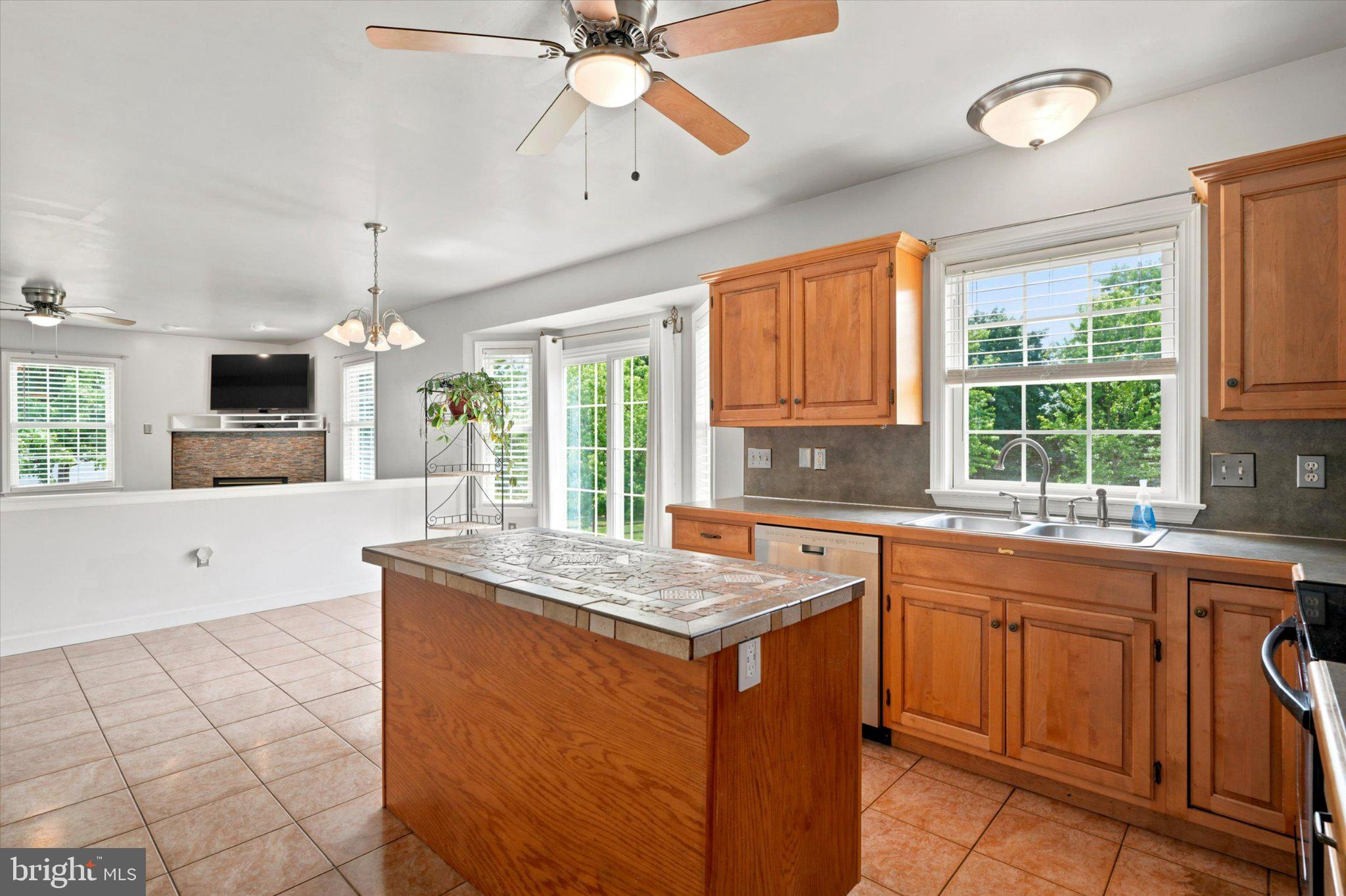 WOODS EDGE - Residential