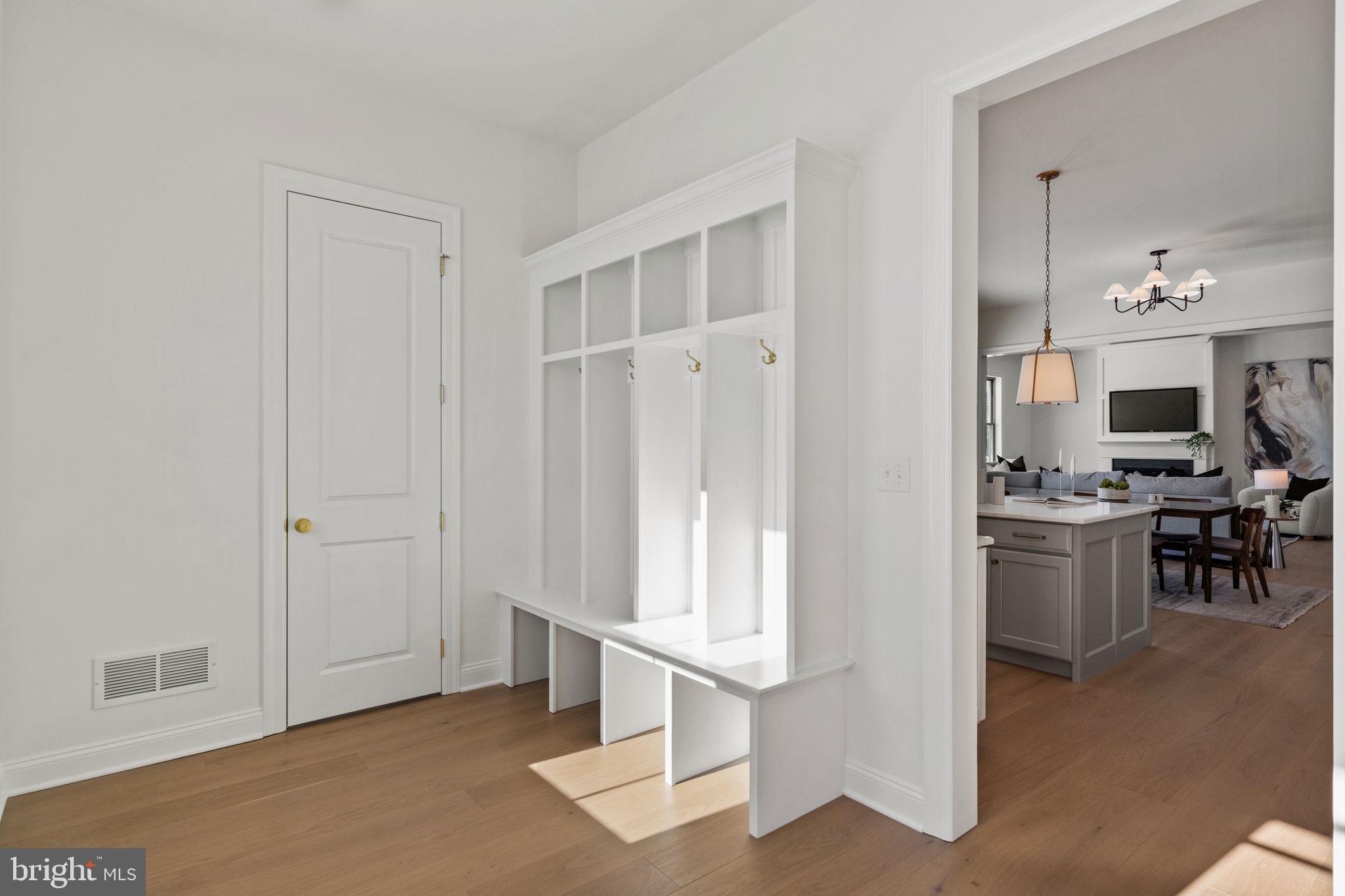 ESTATES AT STONECLIFF - Residential