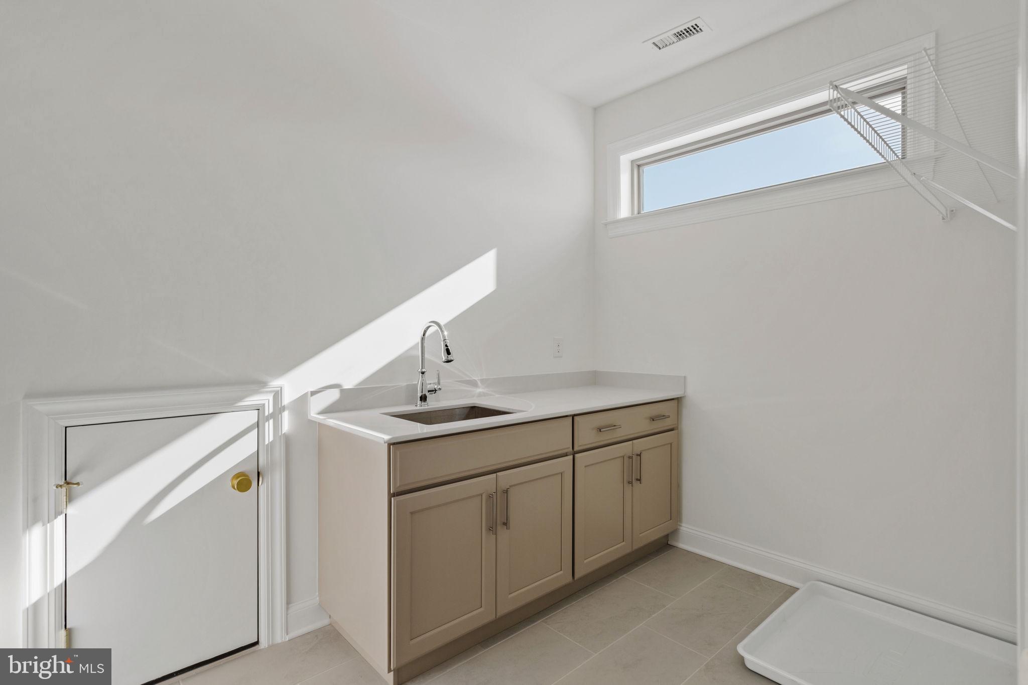 ESTATES AT STONECLIFF - Residential