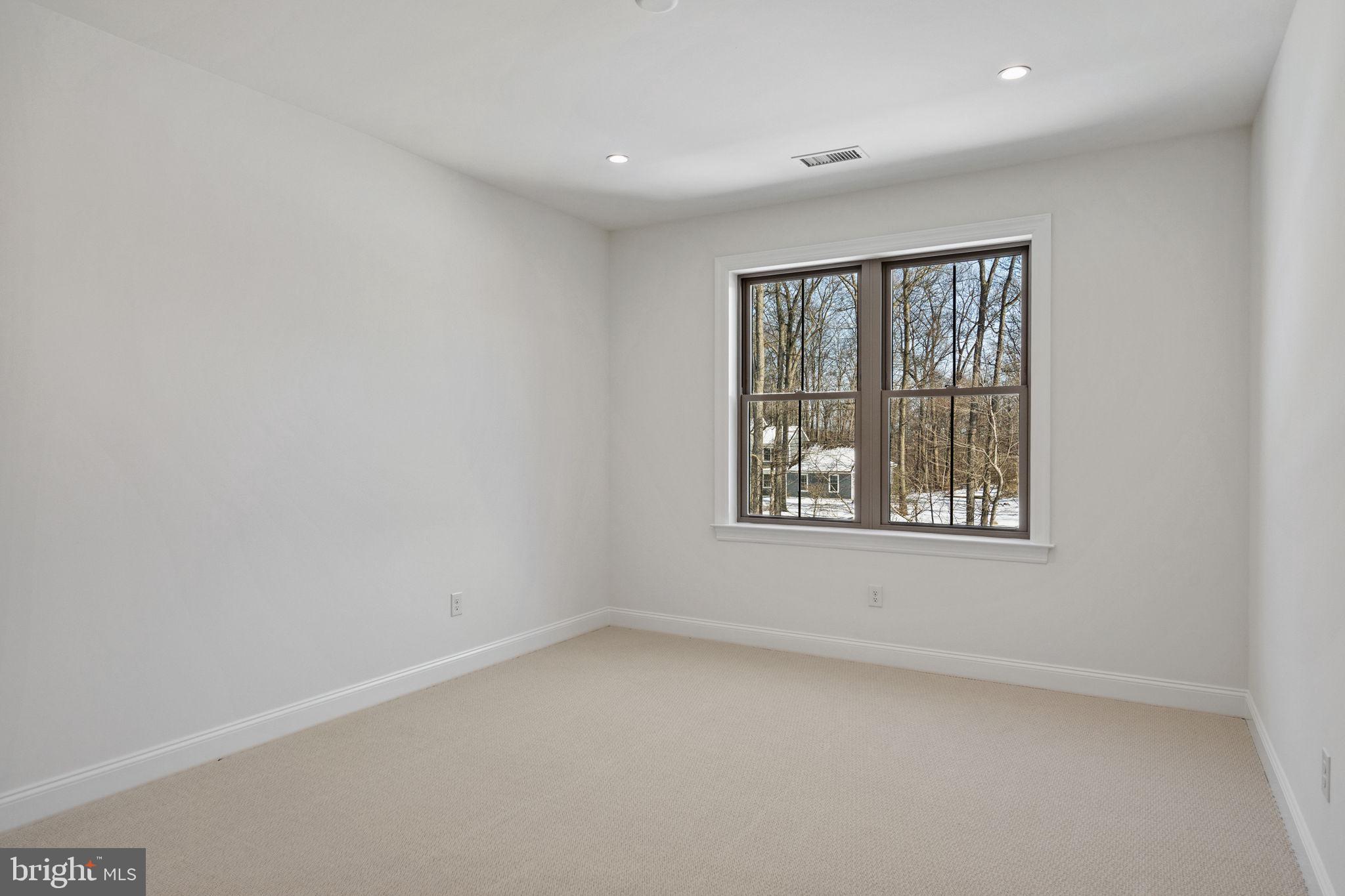 ESTATES AT STONECLIFF - Residential