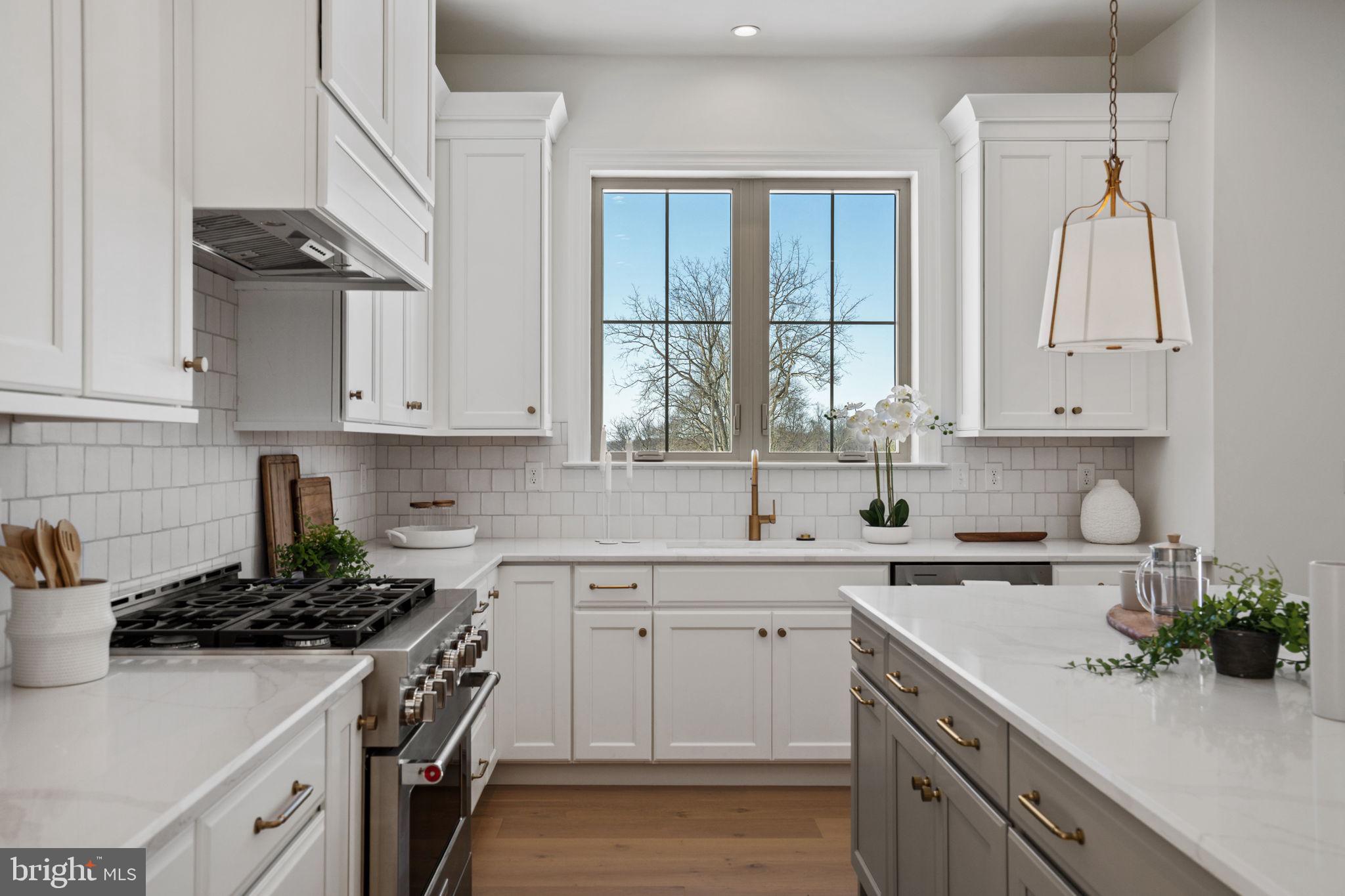 ESTATES AT STONECLIFF - Residential