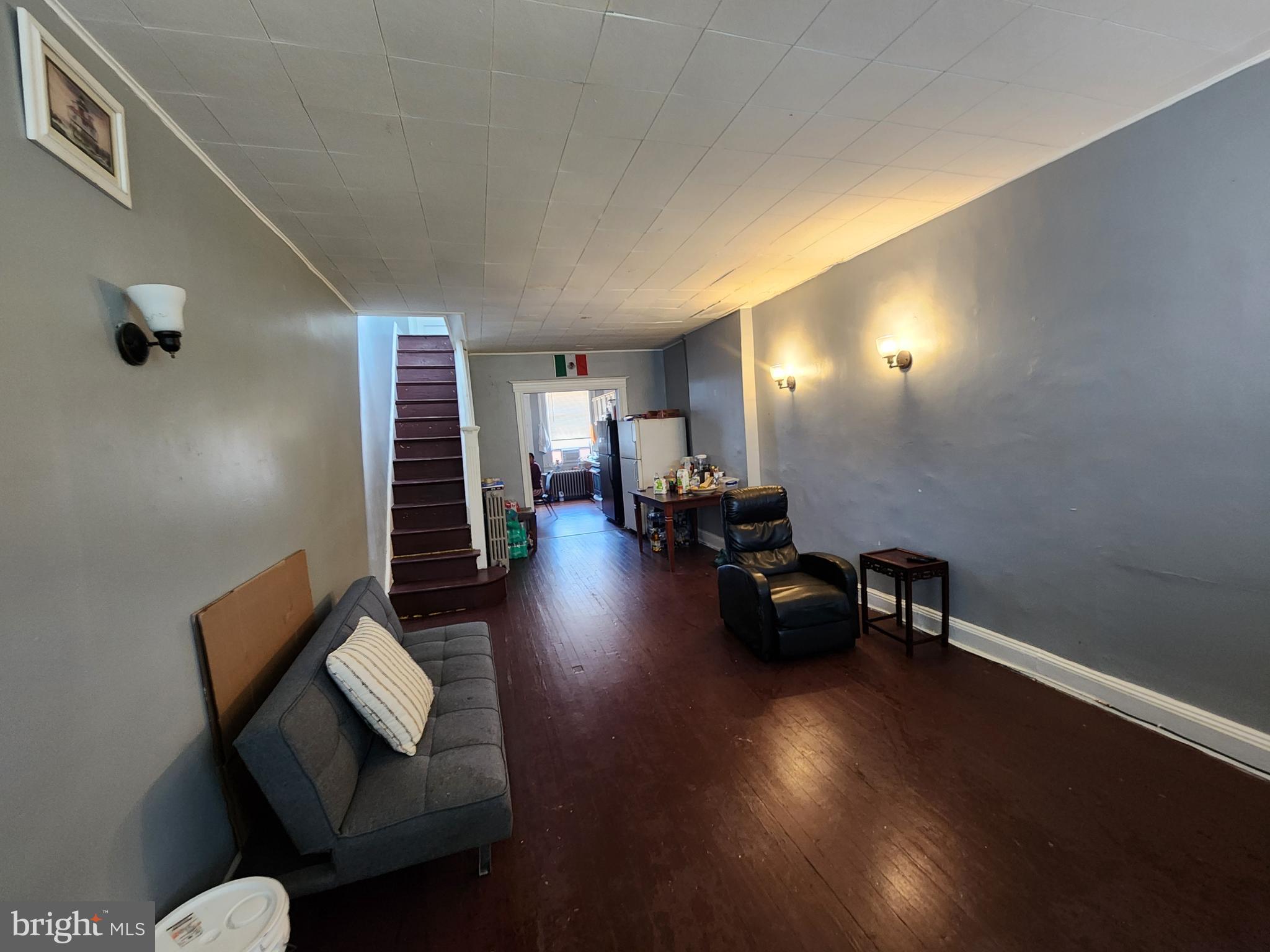 ELLWOOD PARK - Residential