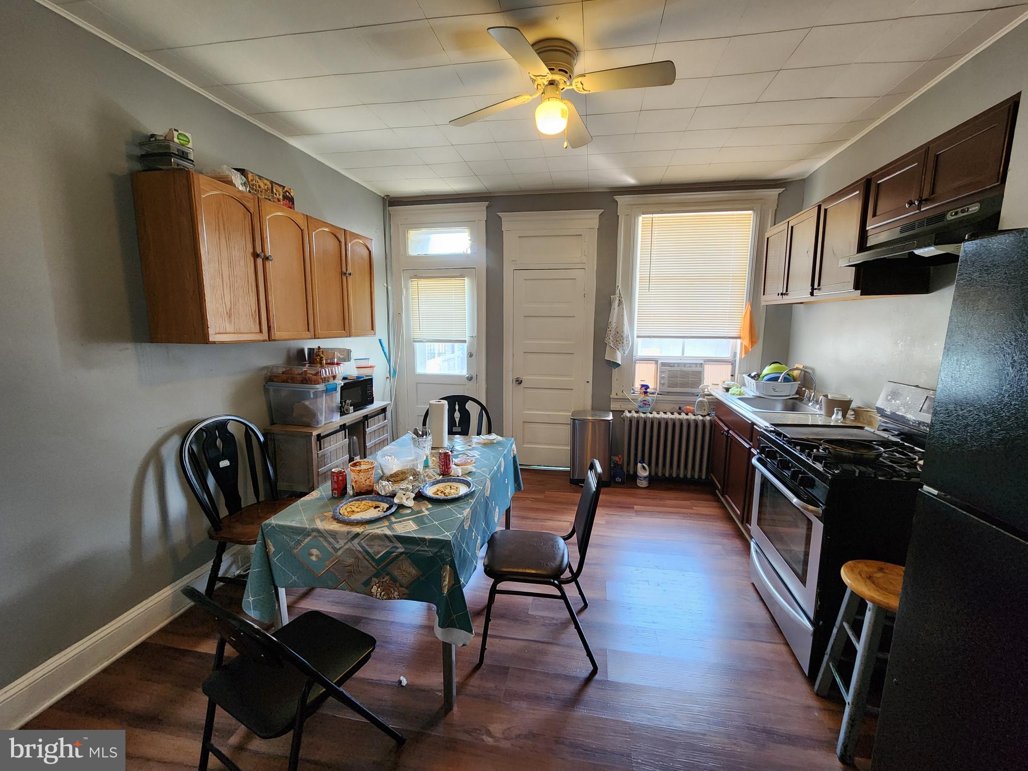 ELLWOOD PARK - Residential