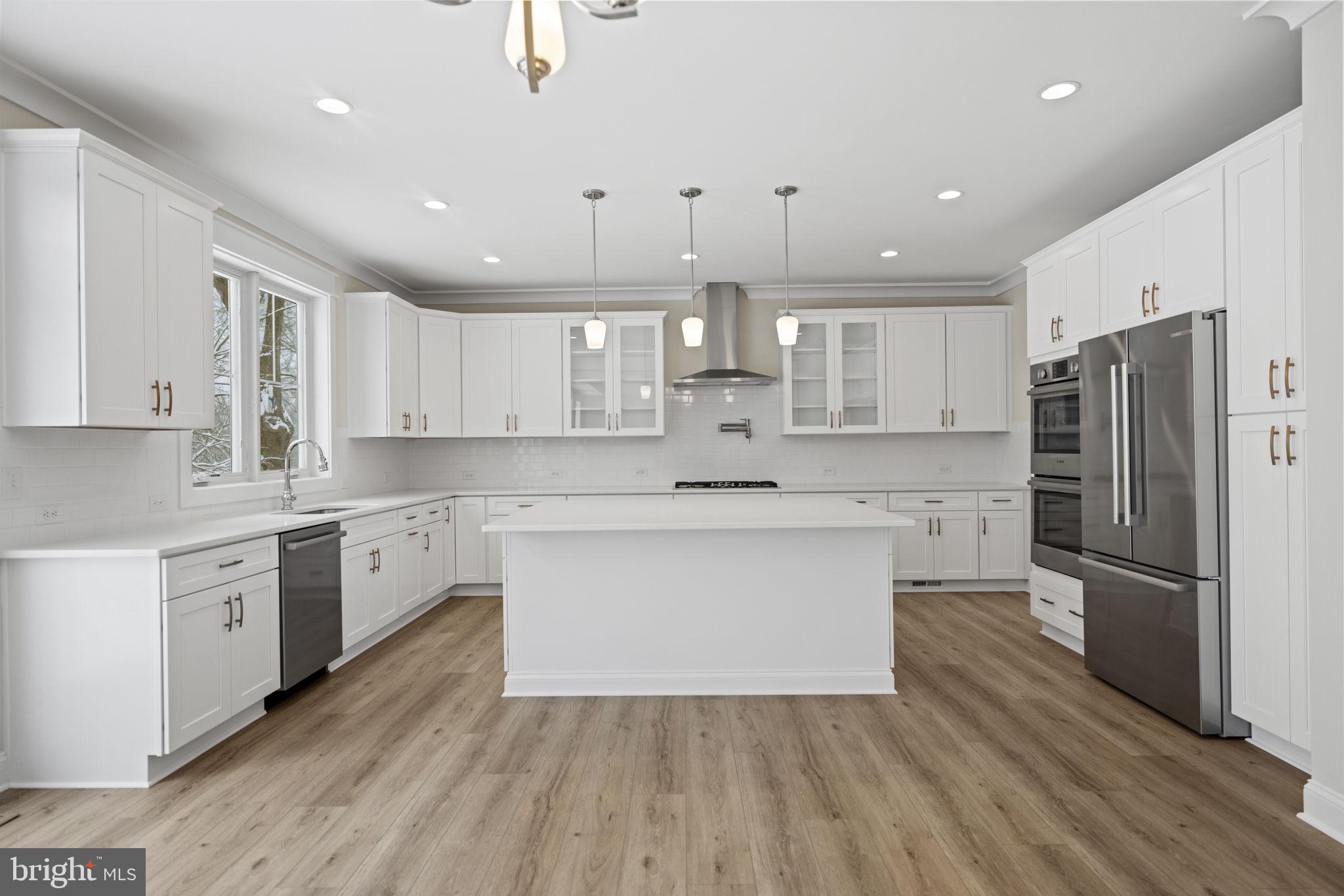 PIMMIT HILLS - Residential