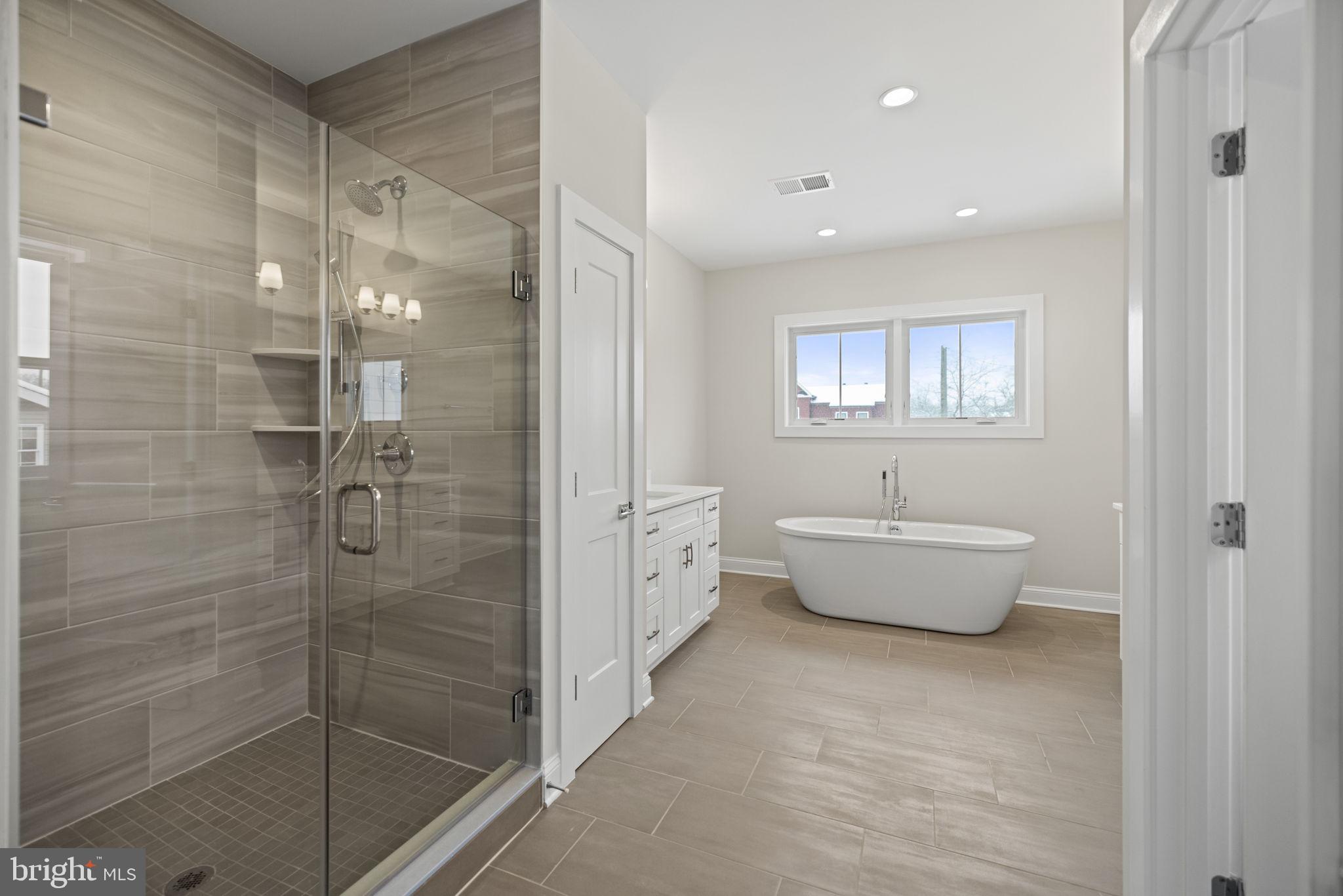 PIMMIT HILLS - Residential