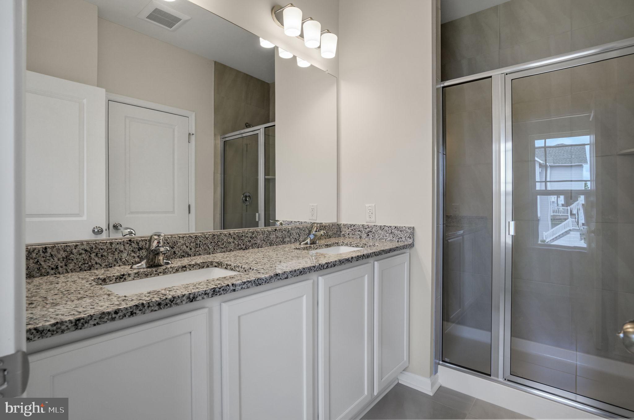 CAPTAIN'S COVE - Residential