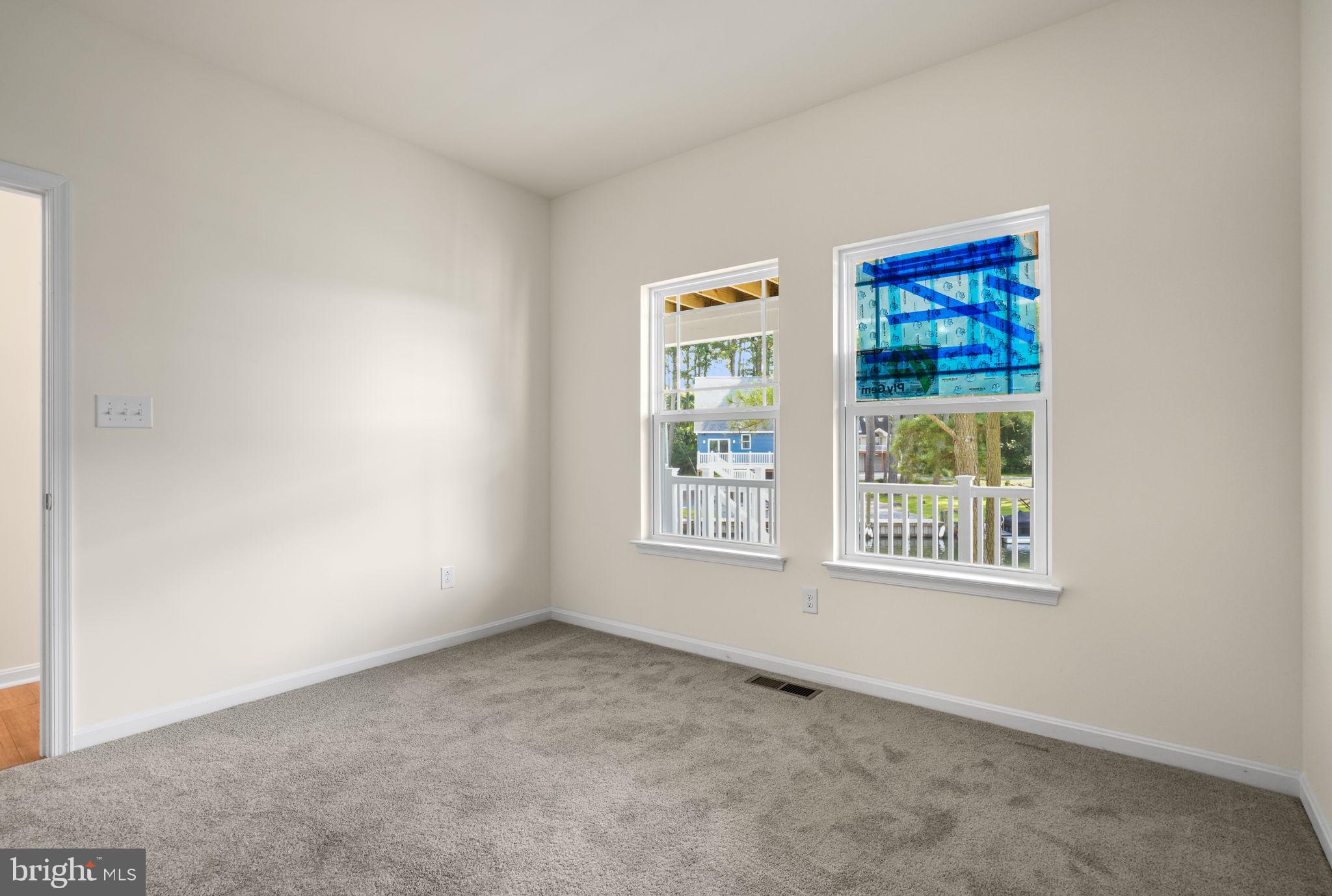 CAPTAIN'S COVE - Residential