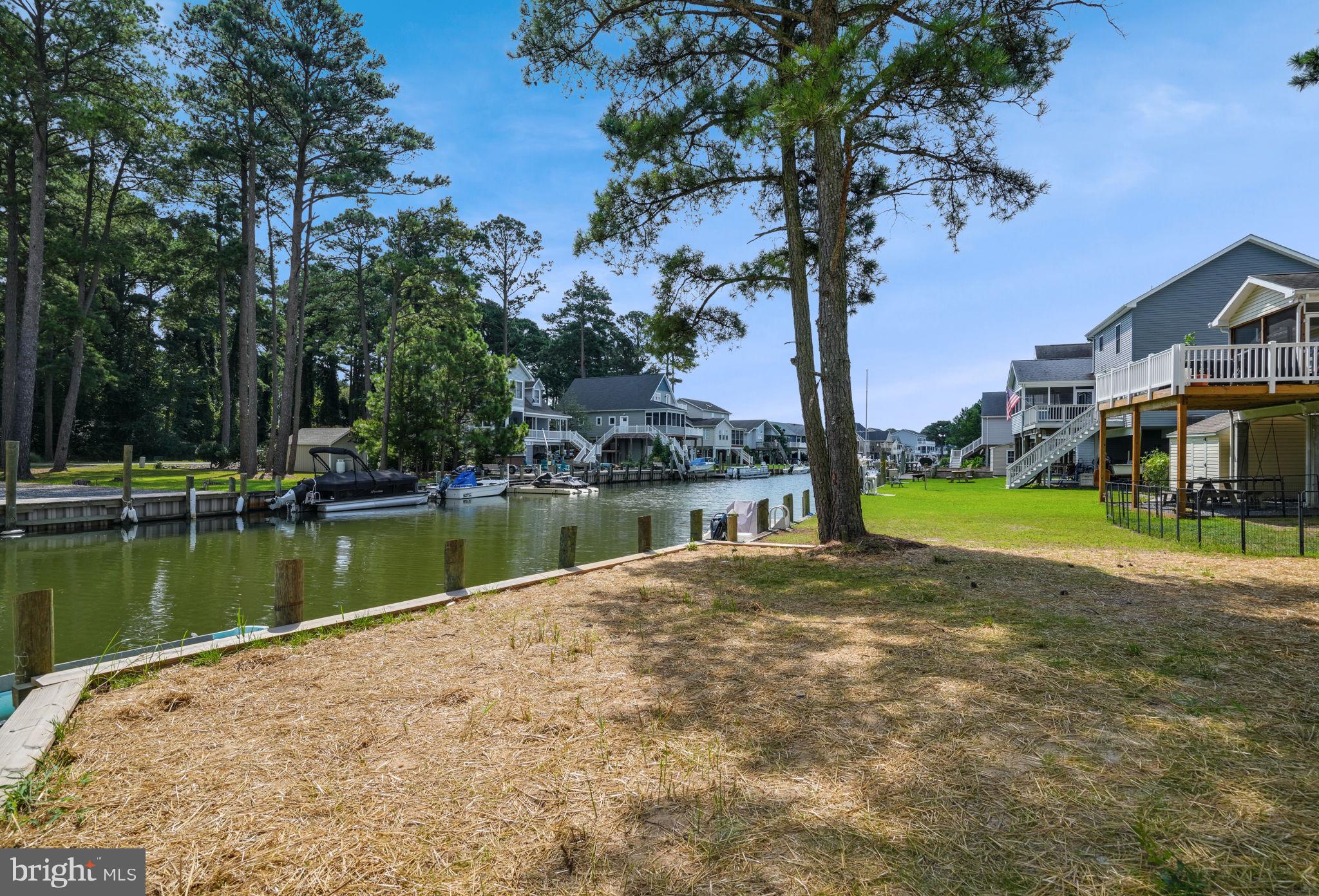 CAPTAIN'S COVE - Residential