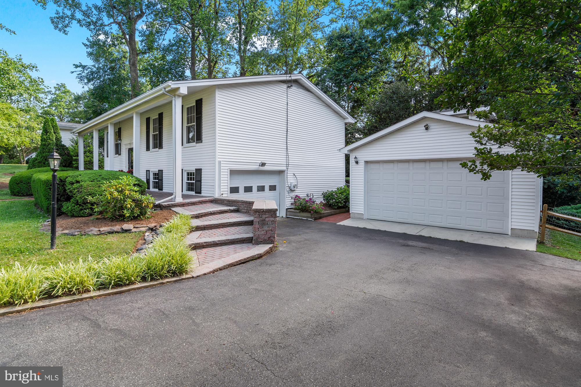 PENDENNIS MOUNT - Residential