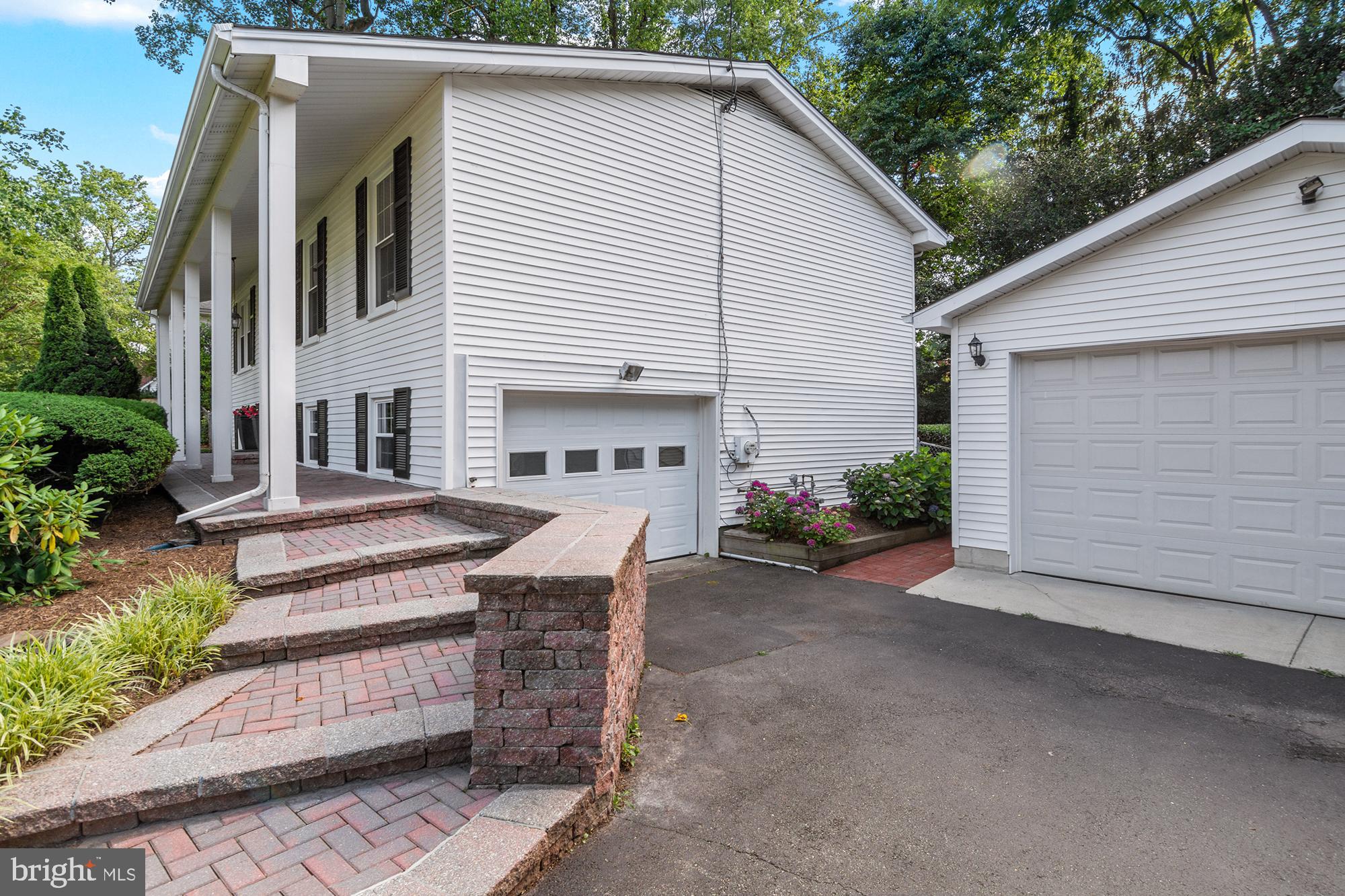 PENDENNIS MOUNT - Residential