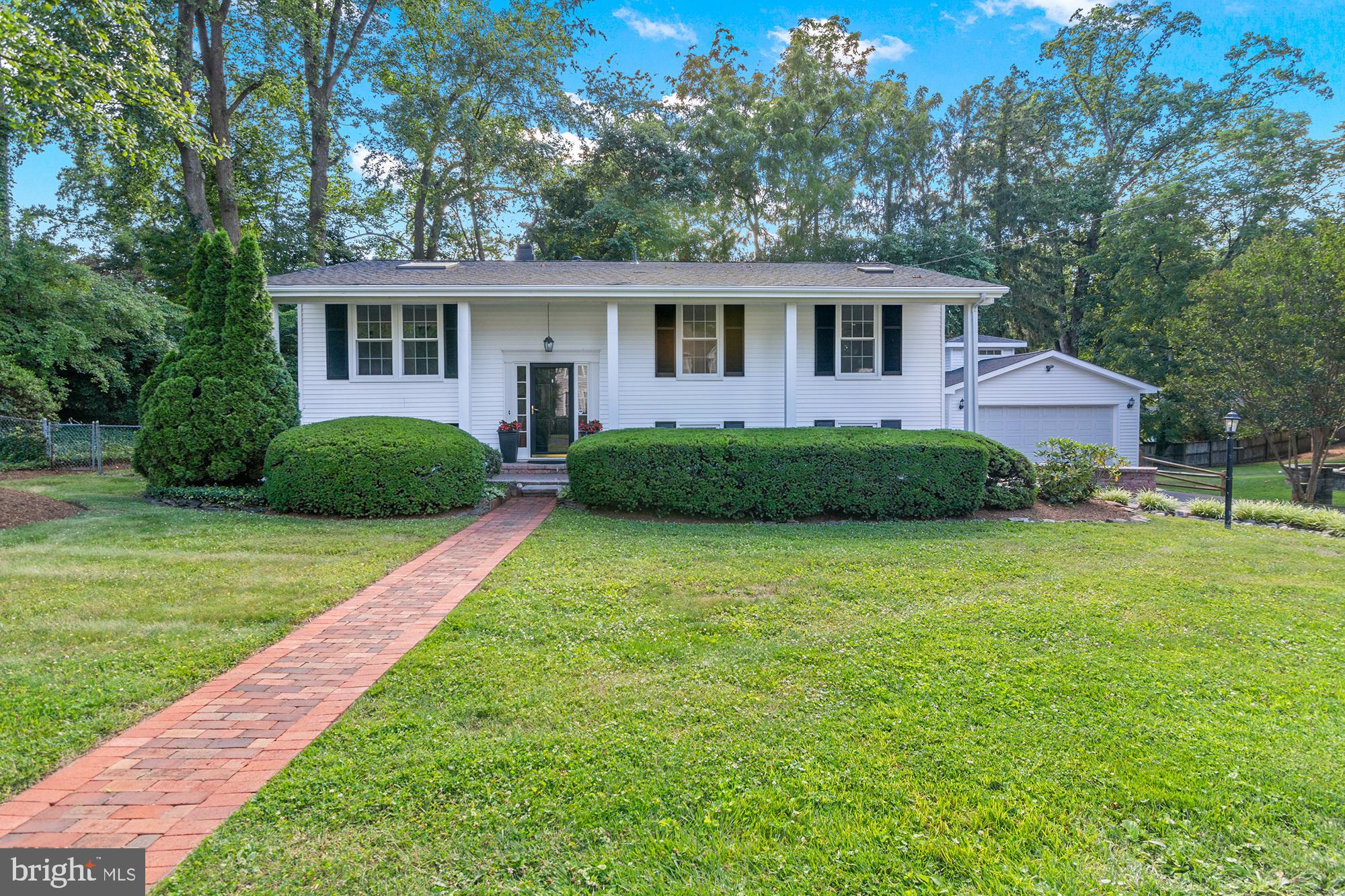 PENDENNIS MOUNT - Residential