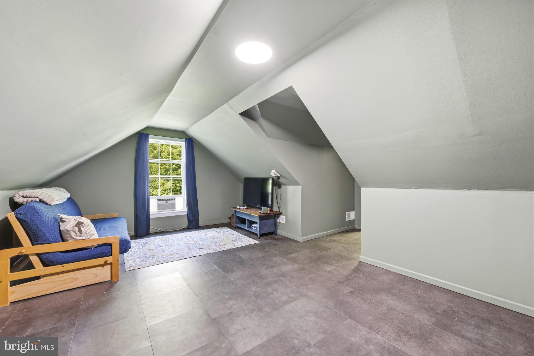 AUBURN CREST - Residential