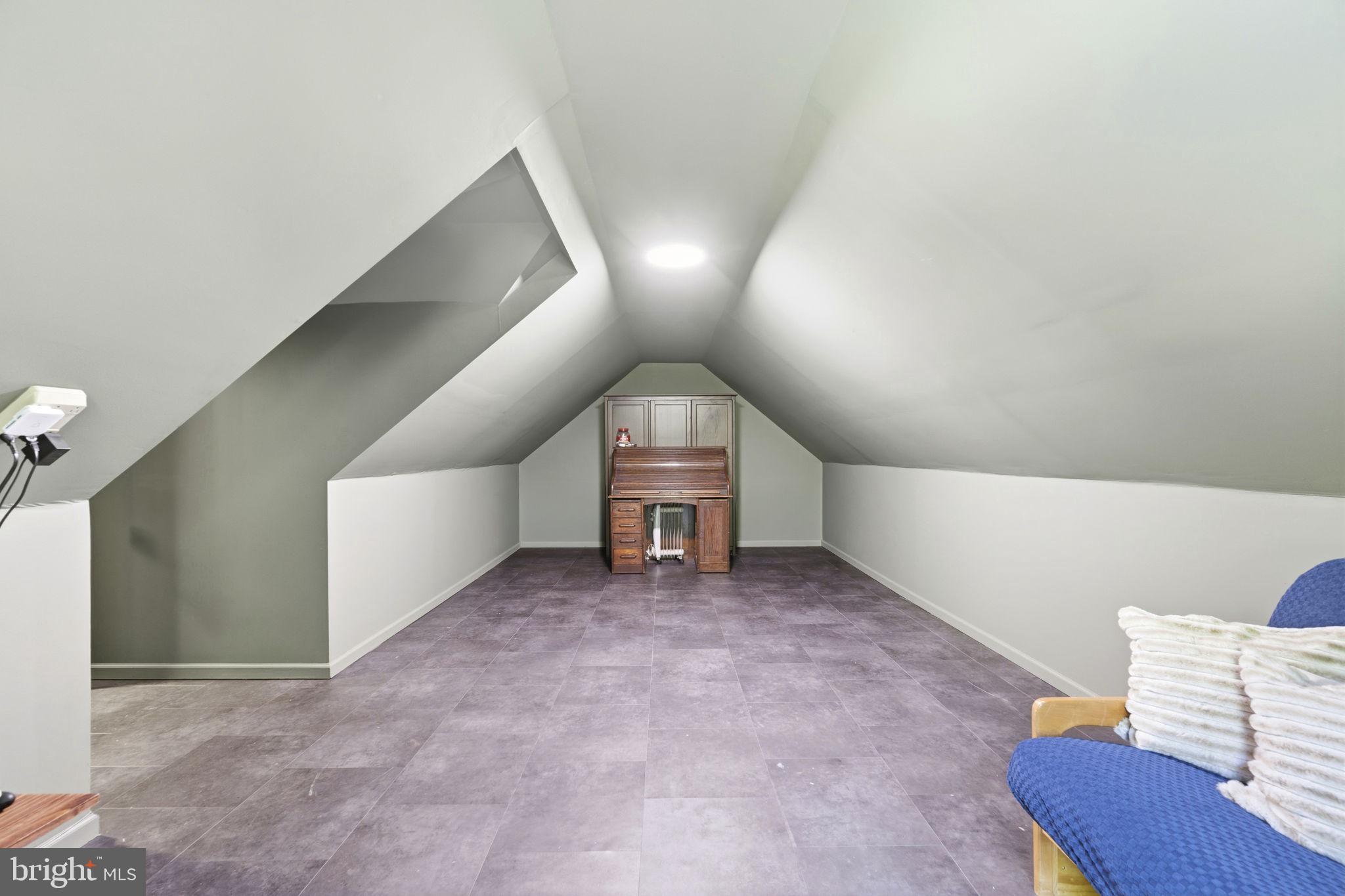 AUBURN CREST - Residential
