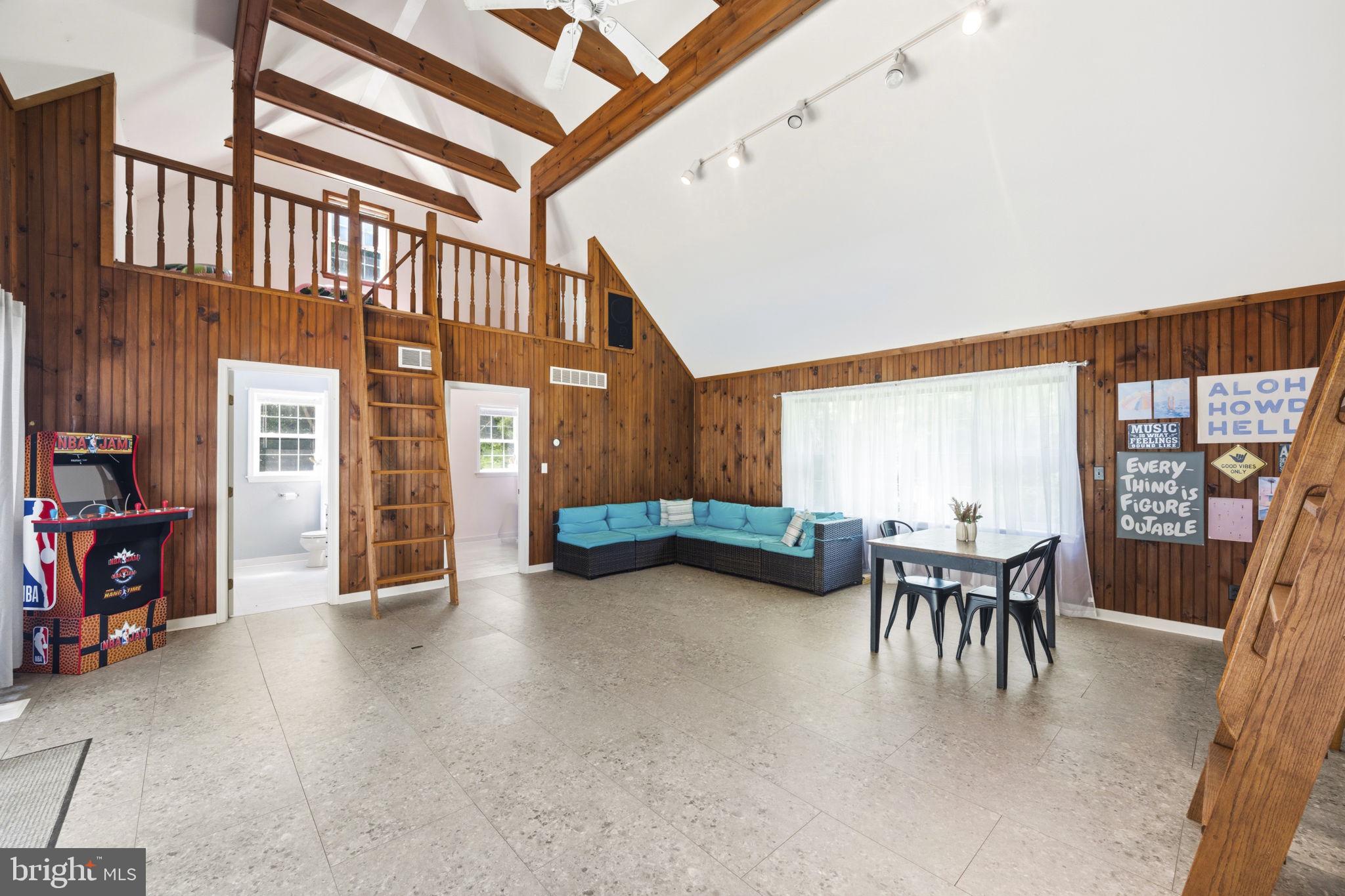 AUBURN CREST - Residential