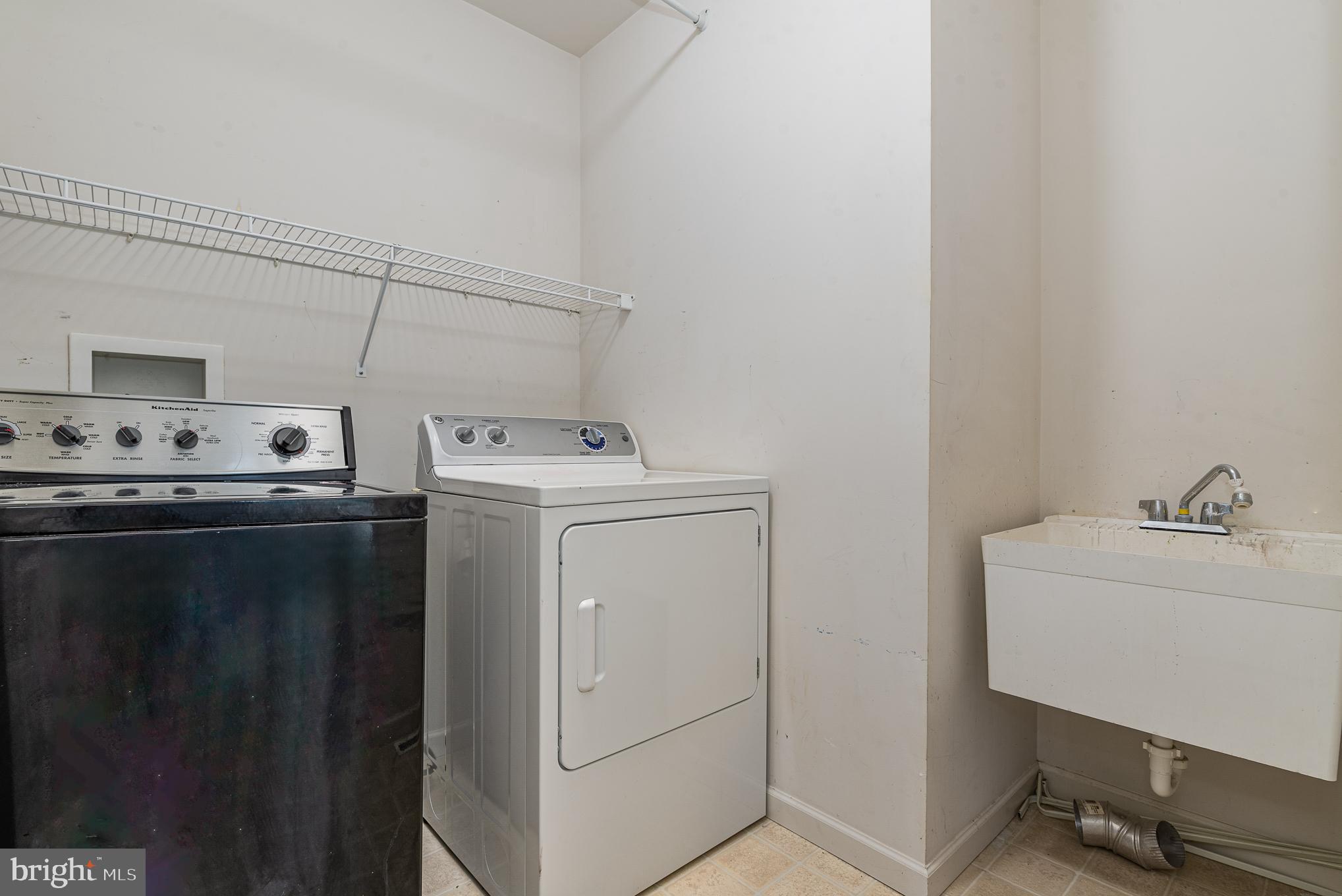 BRADFORD ESTATES - Residential Lease