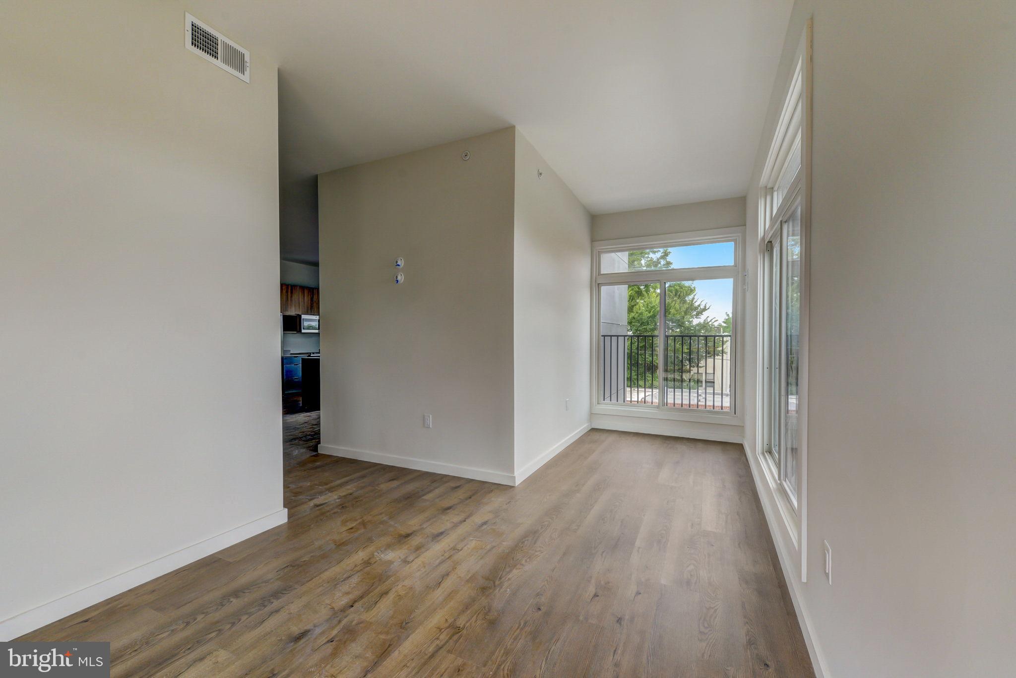 UNIVERSITY CITY - Commercial Sale