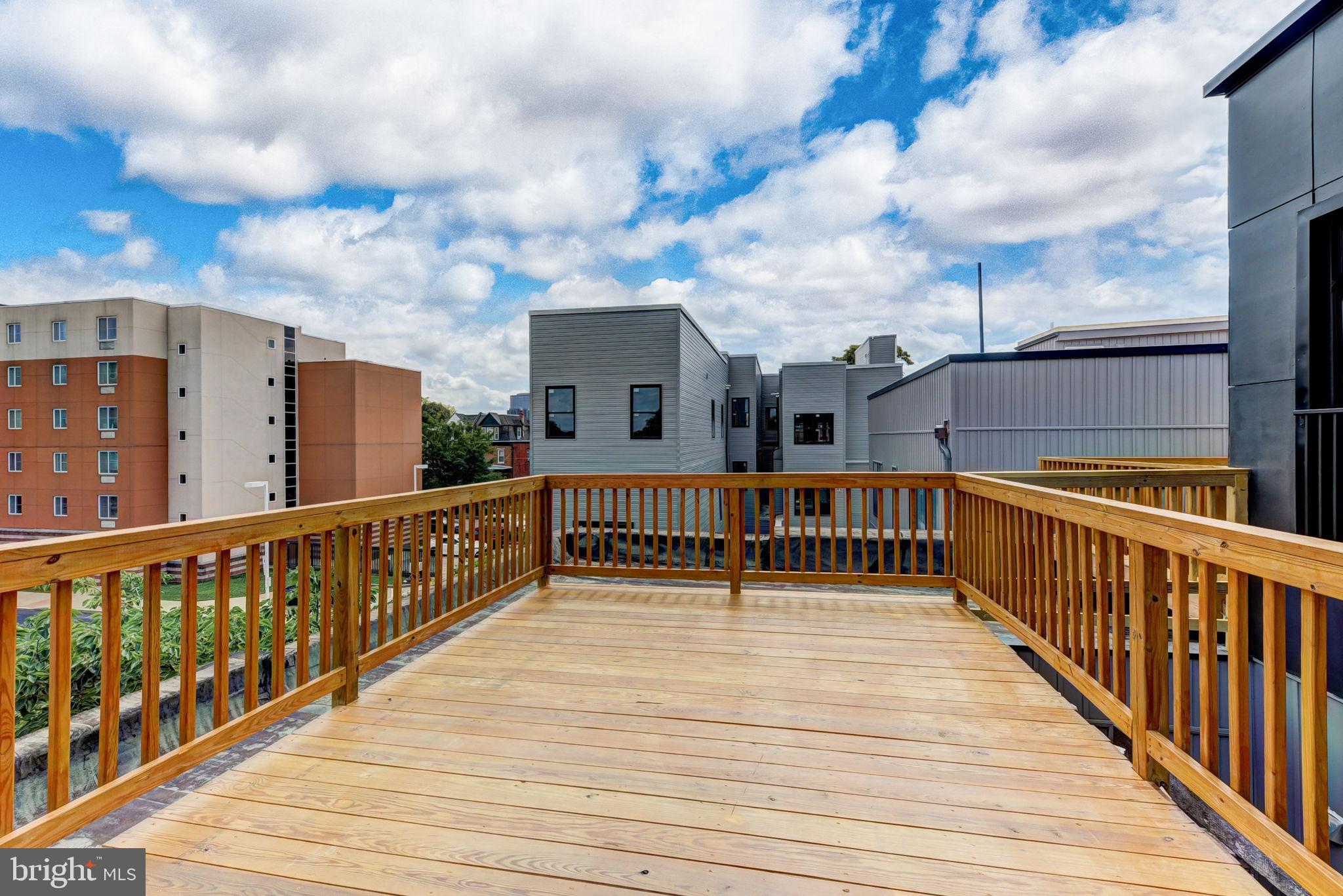 UNIVERSITY CITY - Commercial Sale