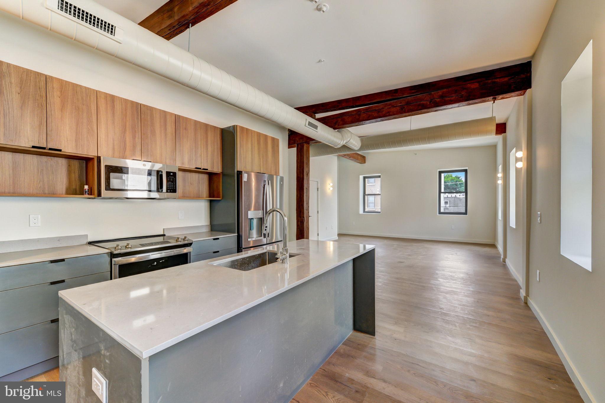UNIVERSITY CITY - Commercial Sale