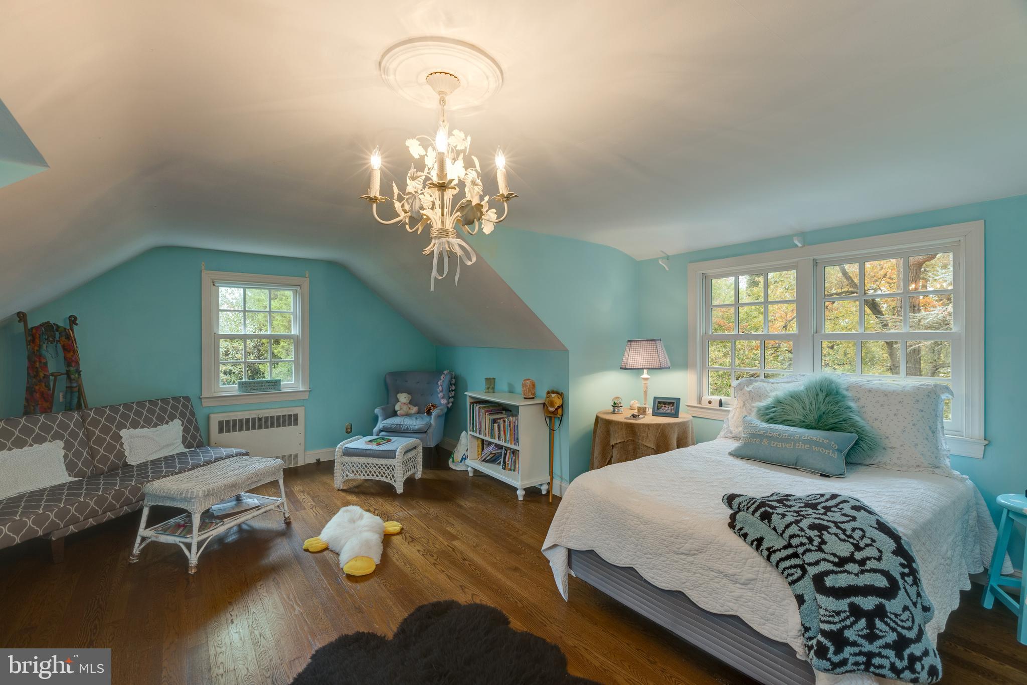 COUNTRY CLUB HILLS - Residential