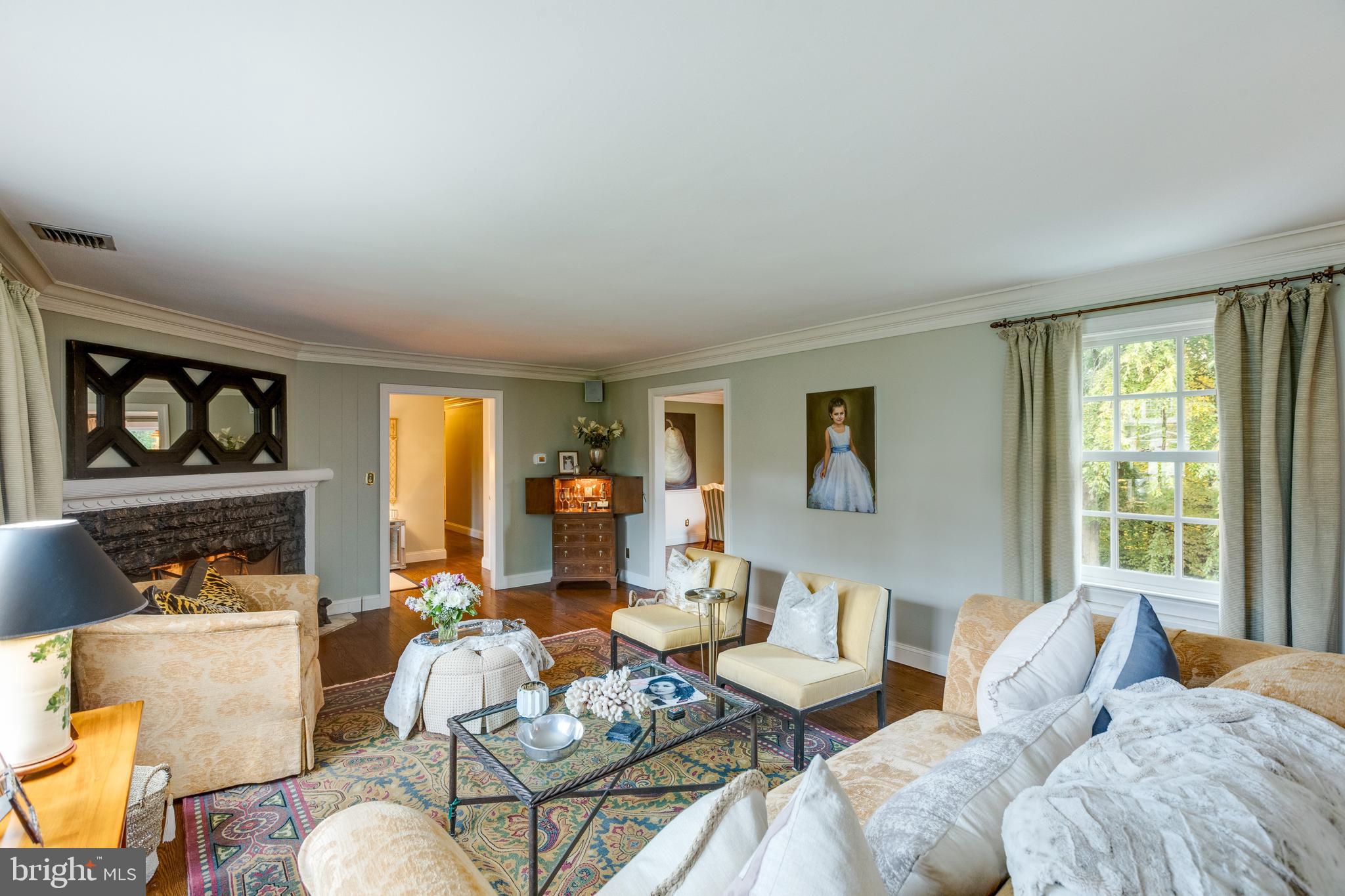 COUNTRY CLUB HILLS - Residential