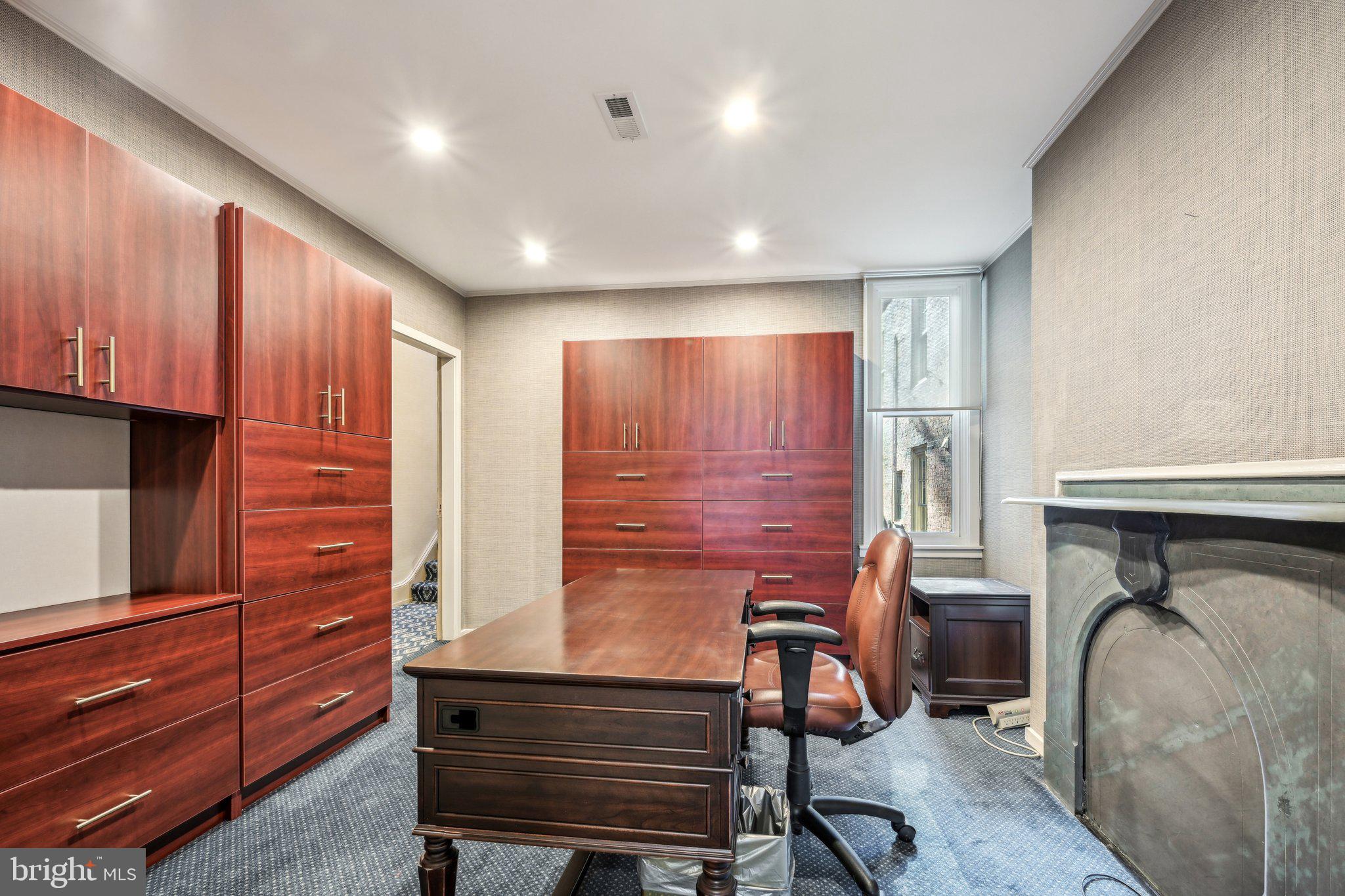 RITTENHOUSE SQUARE - Commercial Sale