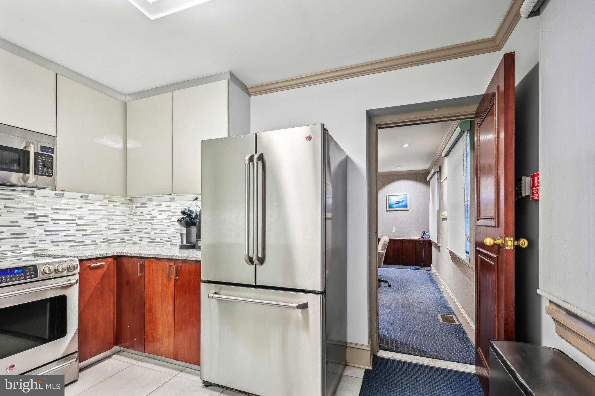 RITTENHOUSE SQUARE - Commercial Sale