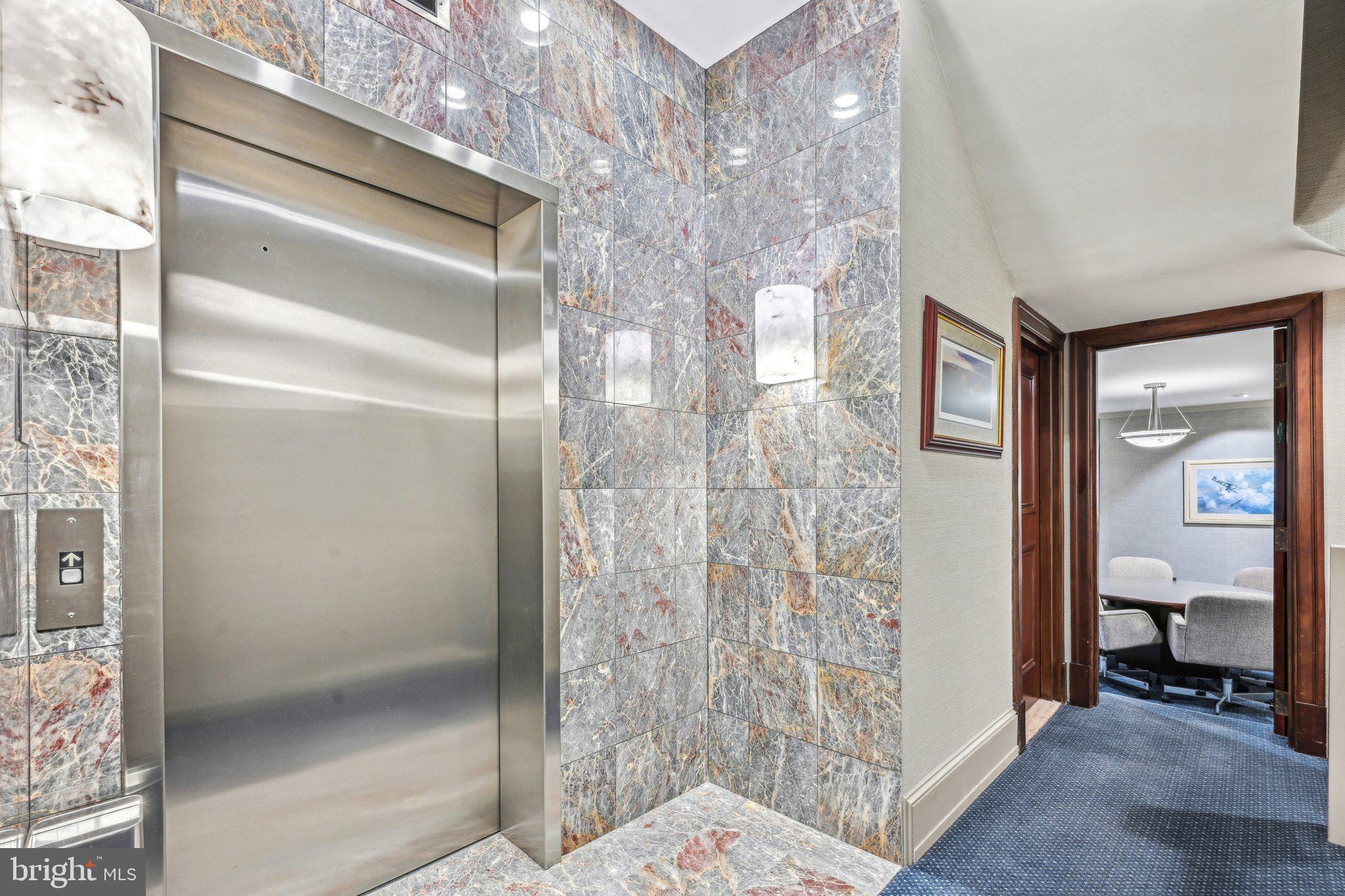 RITTENHOUSE SQUARE - Commercial Sale
