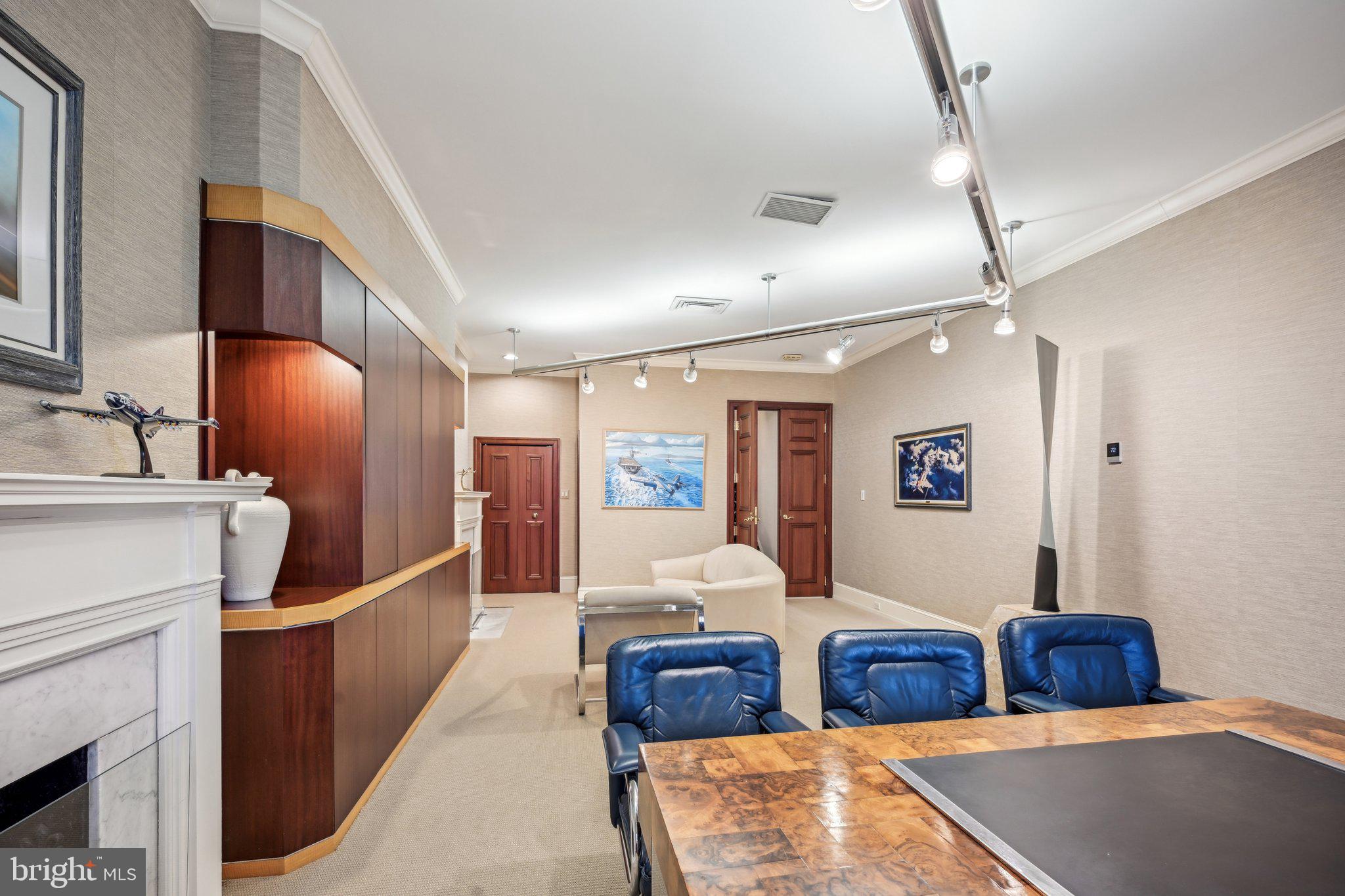 RITTENHOUSE SQUARE - Commercial Sale