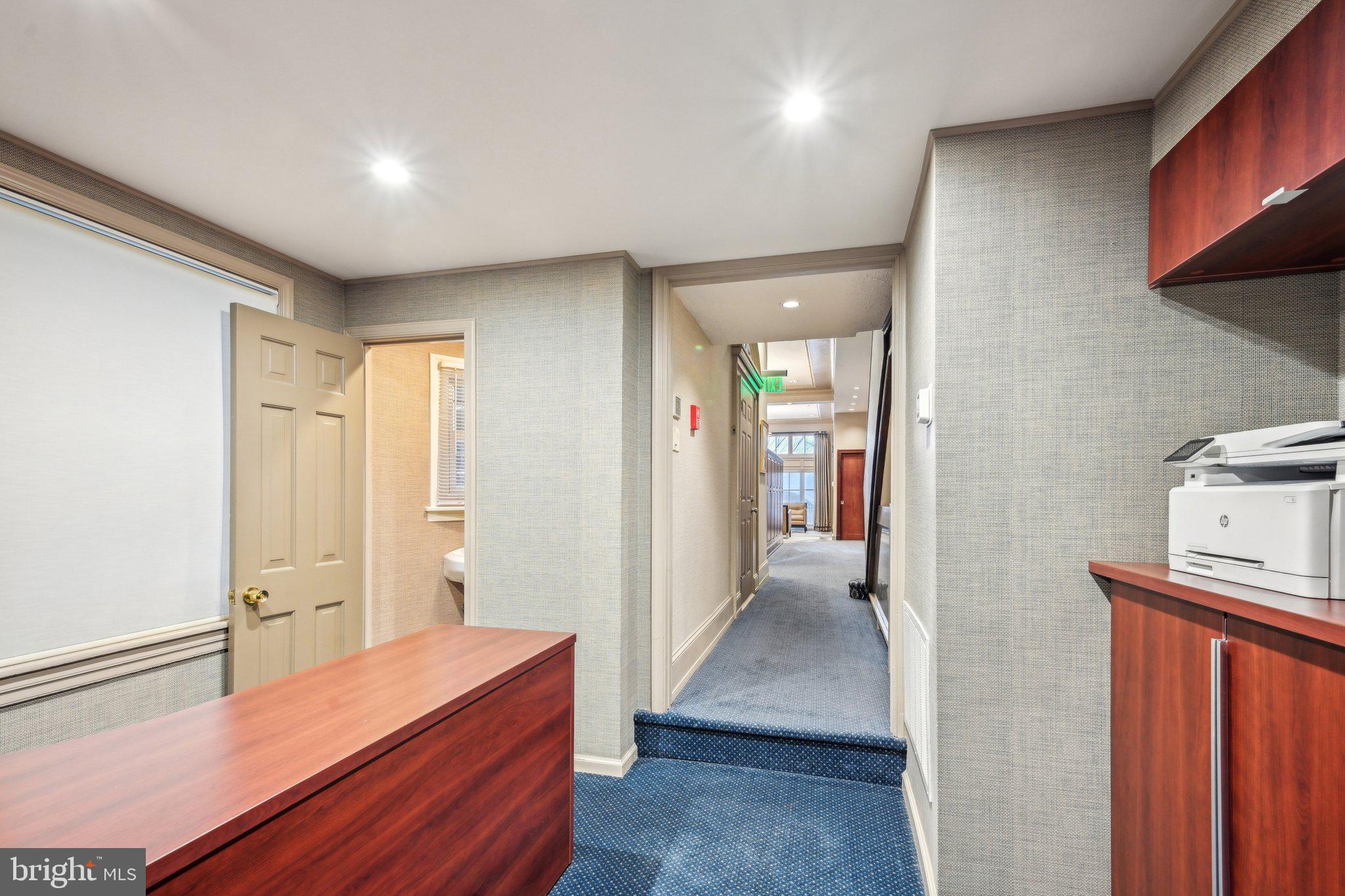 RITTENHOUSE SQUARE - Commercial Sale