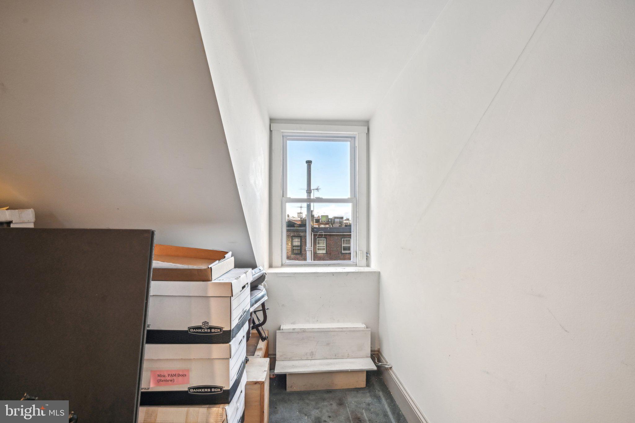 RITTENHOUSE SQUARE - Commercial Sale