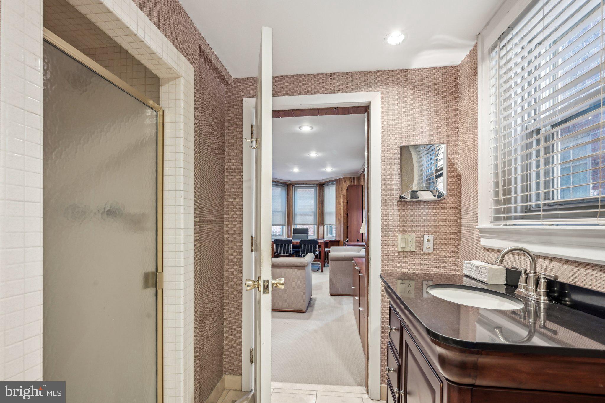RITTENHOUSE SQUARE - Commercial Sale