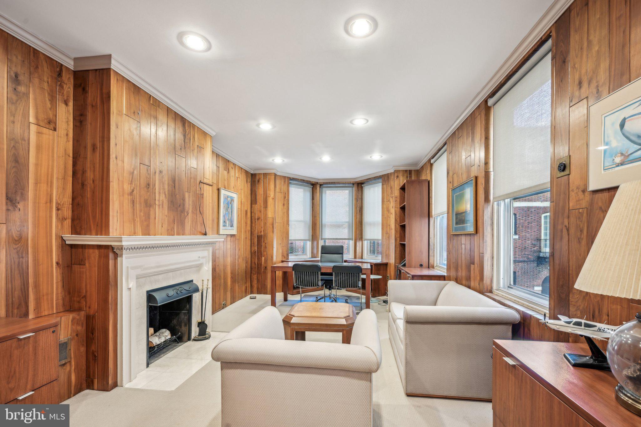 RITTENHOUSE SQUARE - Commercial Sale