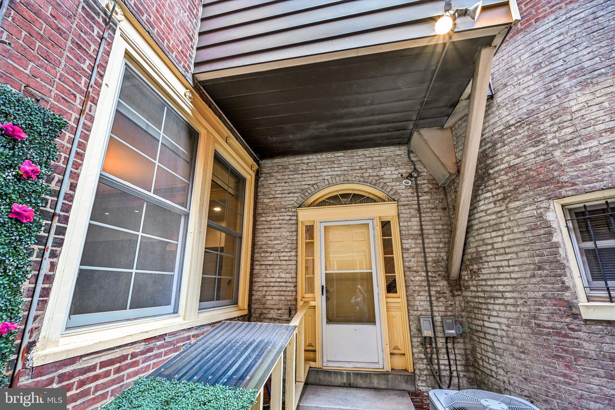 RITTENHOUSE SQUARE - Commercial Sale