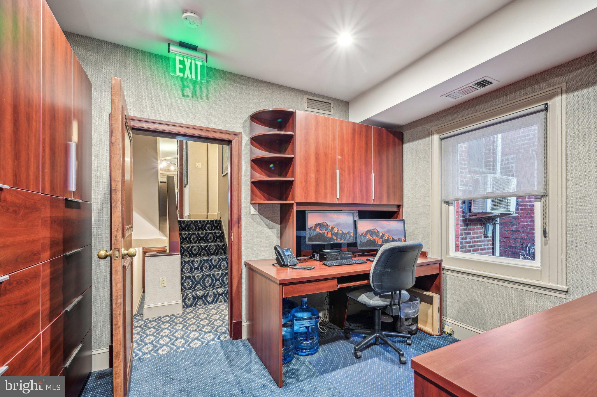 RITTENHOUSE SQUARE - Commercial Sale