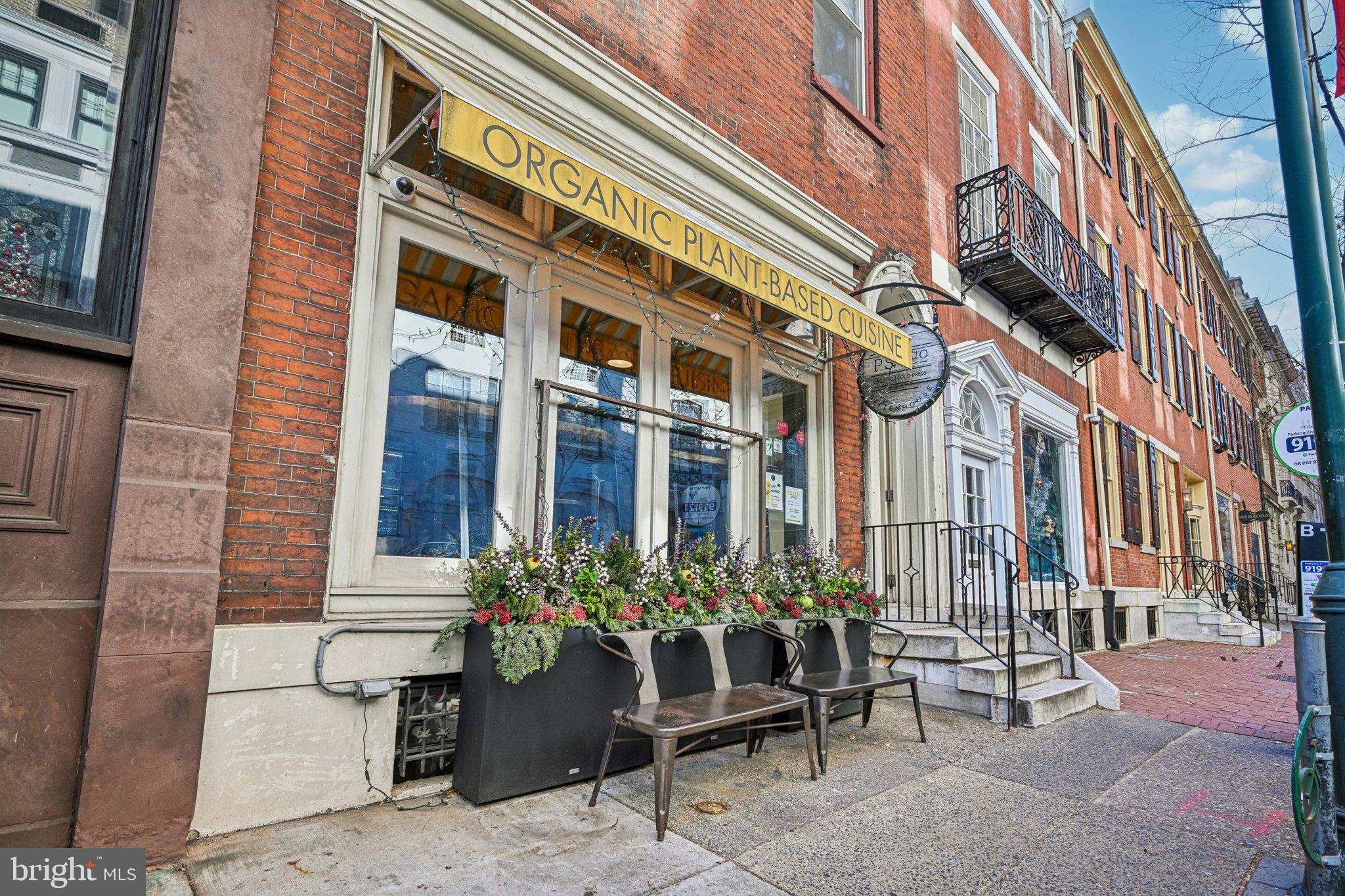 RITTENHOUSE SQUARE - Commercial Sale