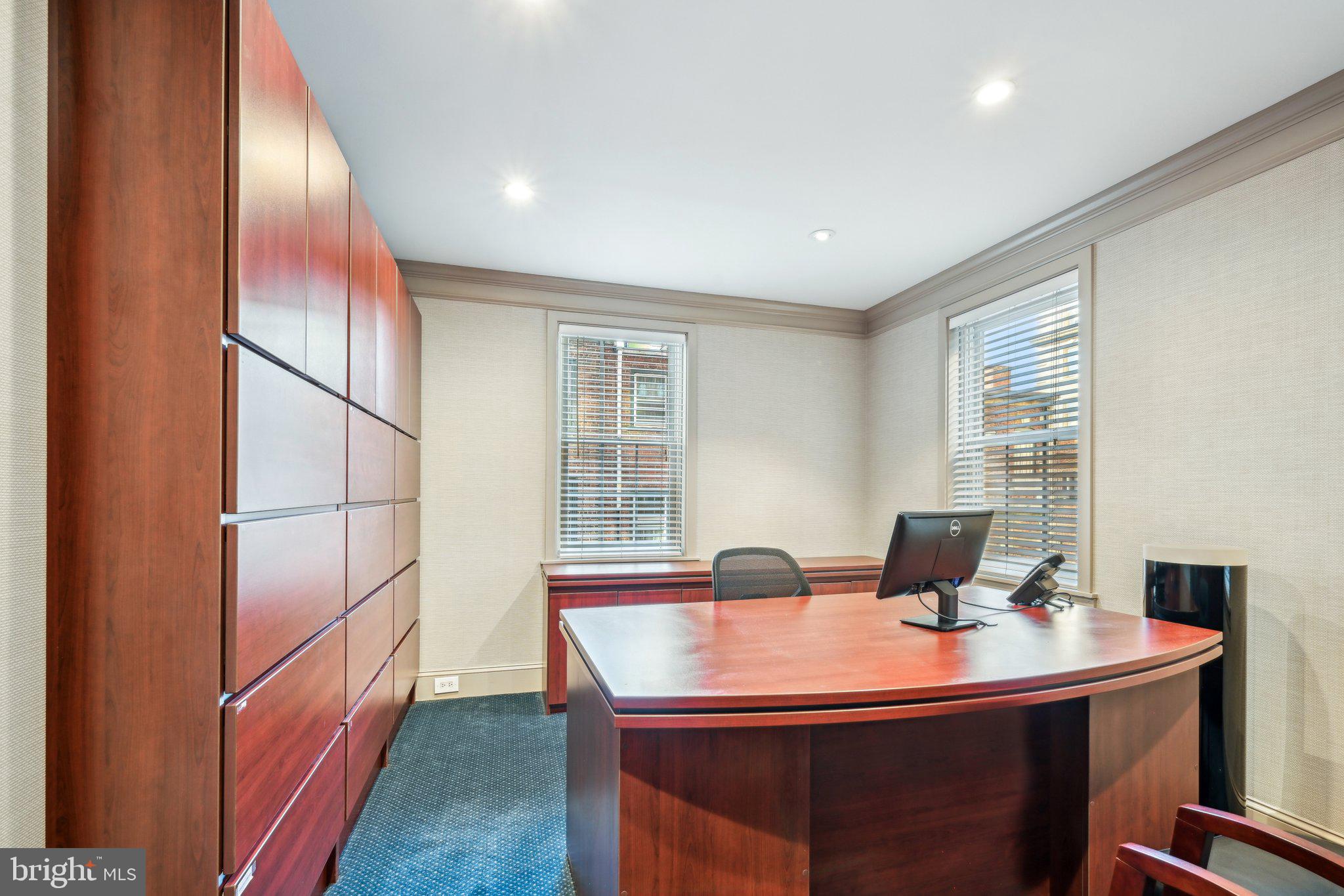 RITTENHOUSE SQUARE - Commercial Sale