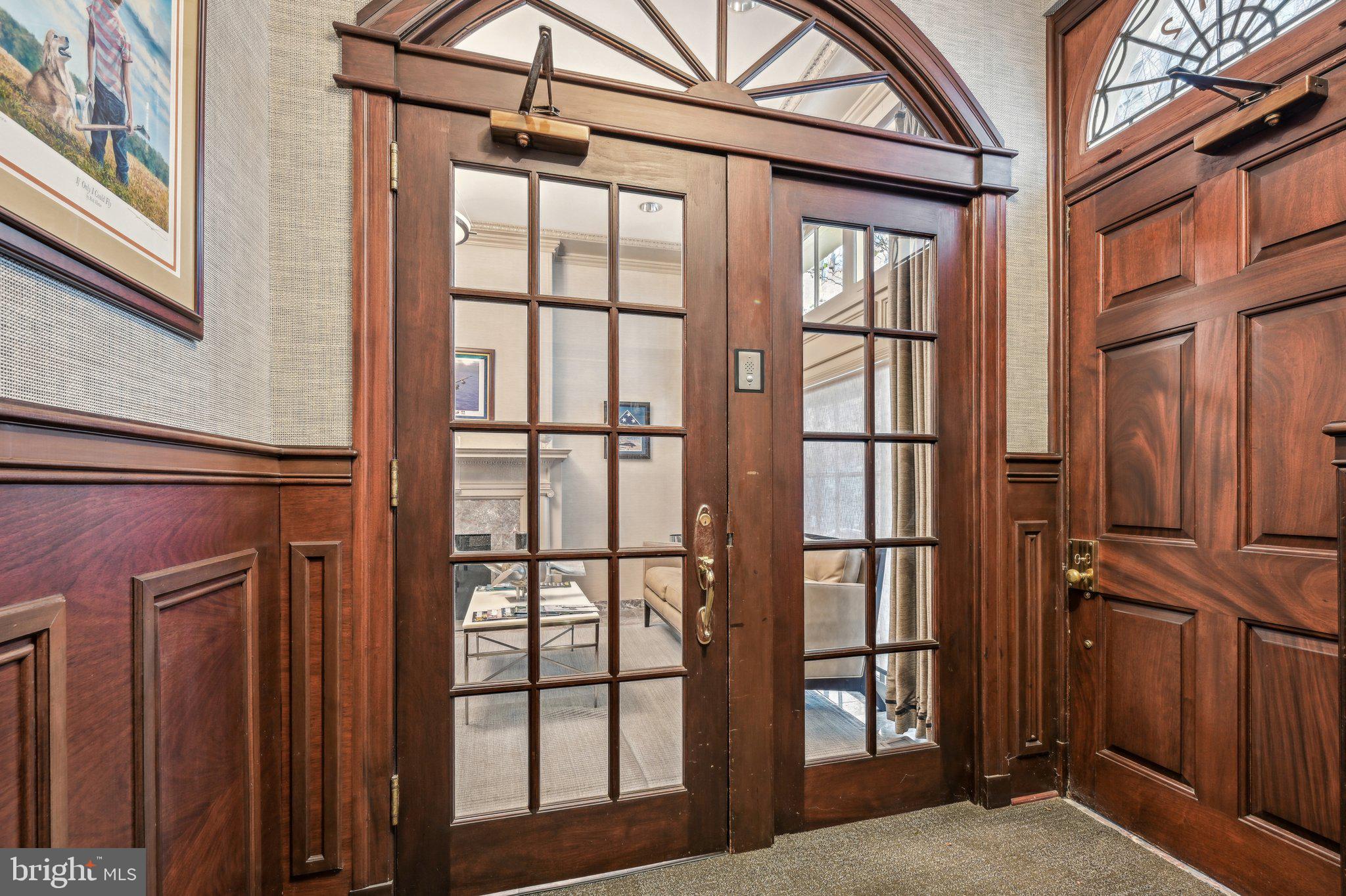 RITTENHOUSE SQUARE - Commercial Sale