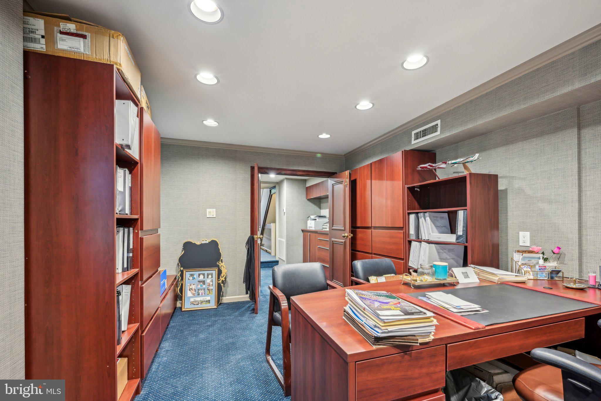 RITTENHOUSE SQUARE - Commercial Sale