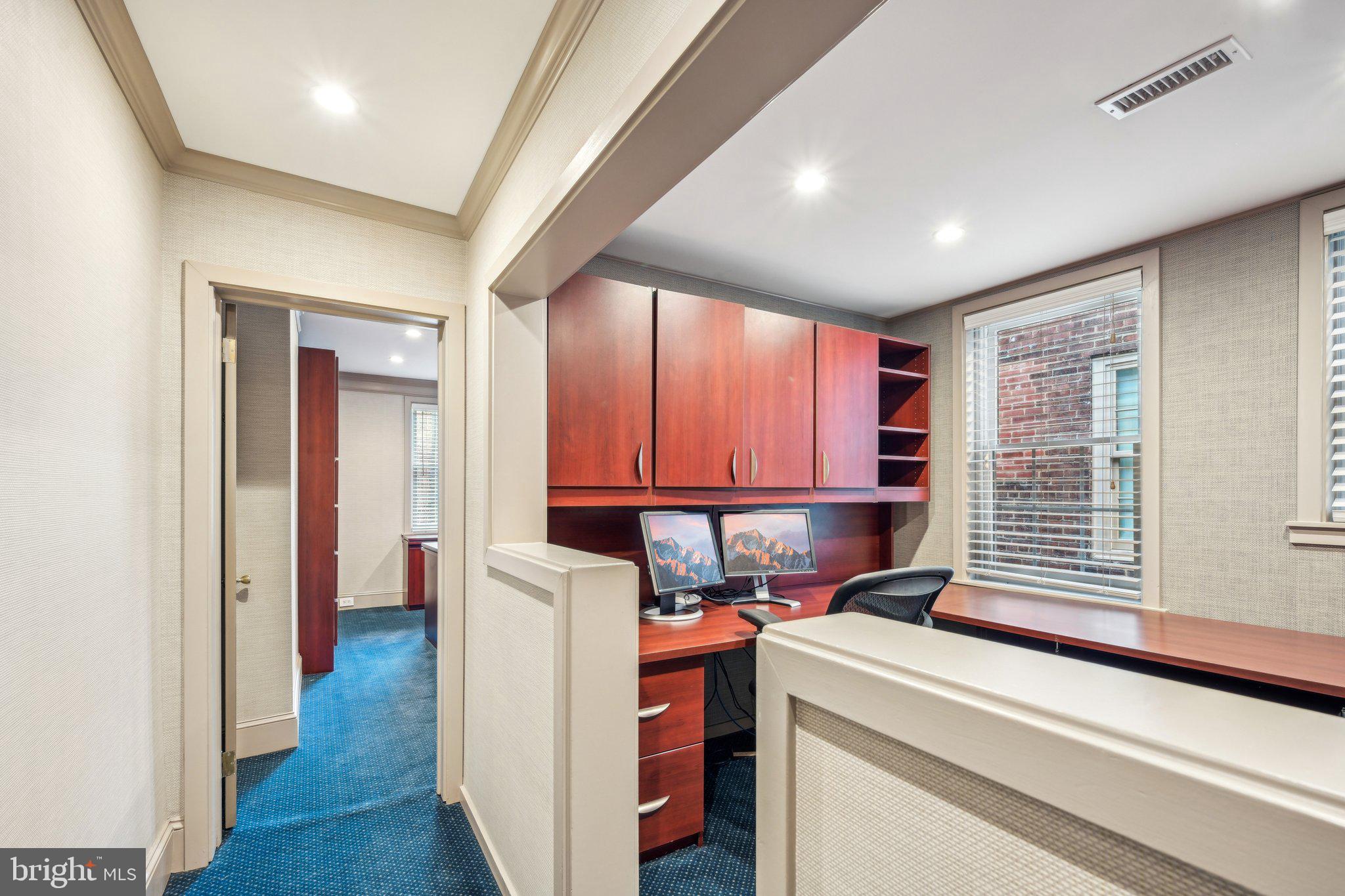 RITTENHOUSE SQUARE - Commercial Sale