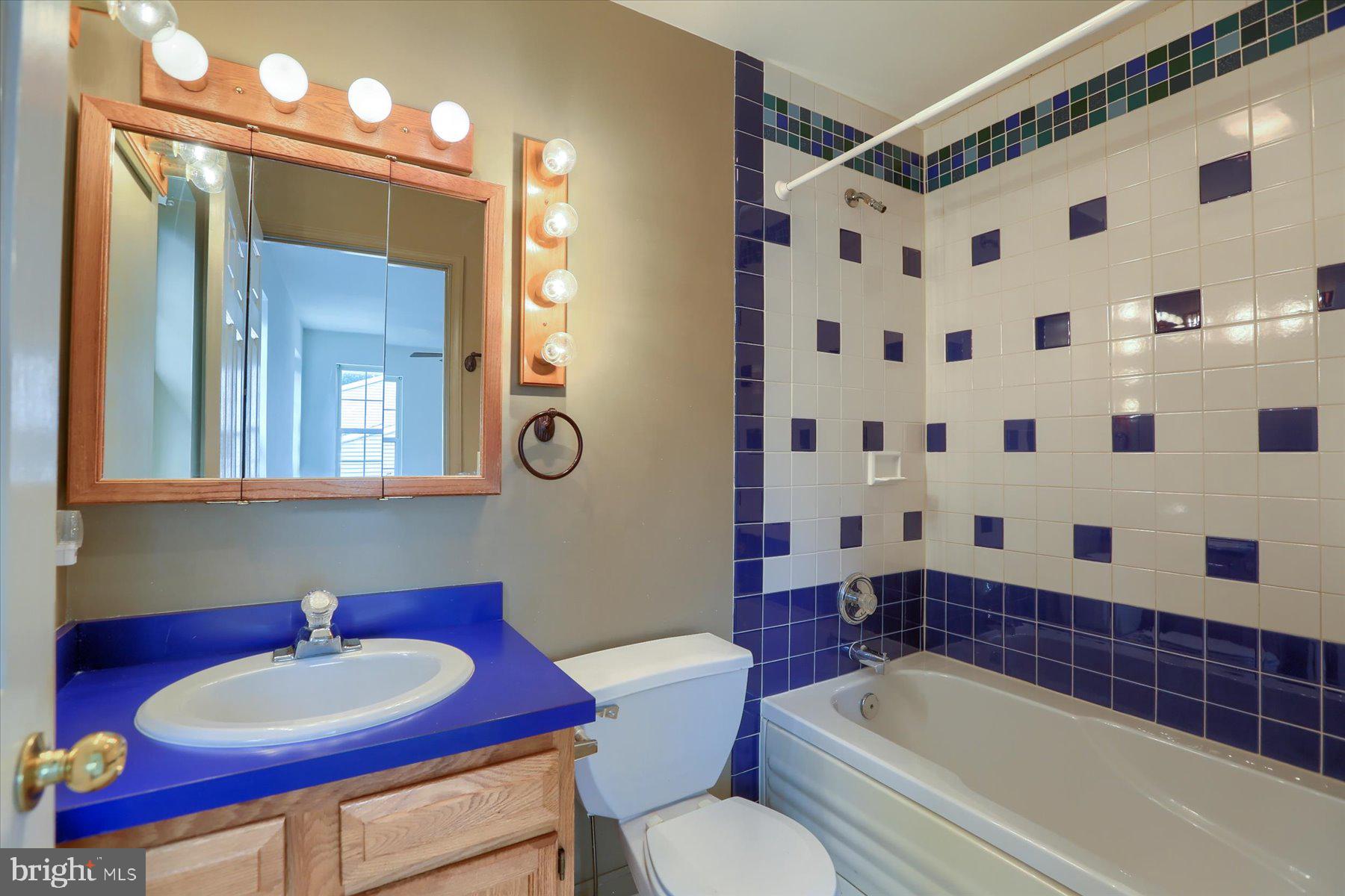 WOODSIDE COURT - Residential