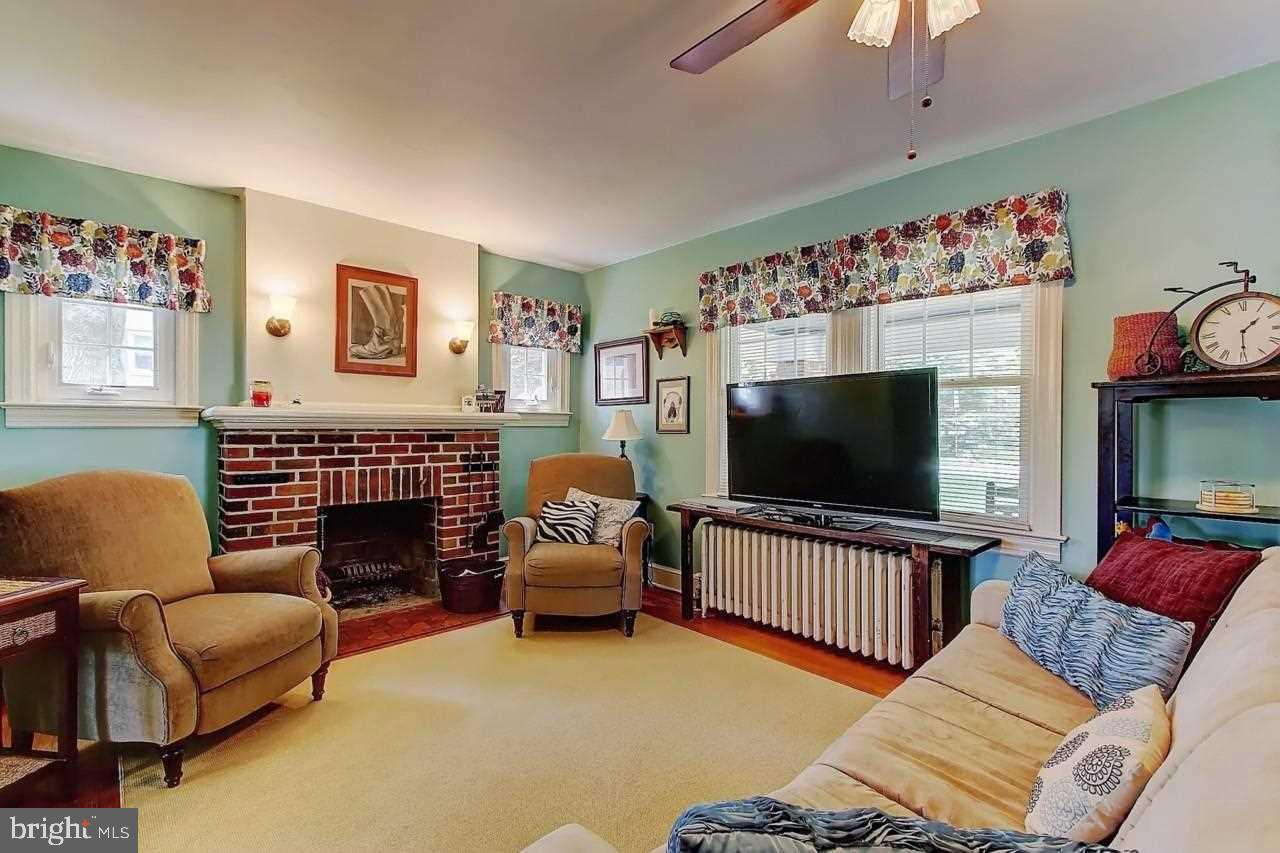 LEADER HEIGHTS - Residential