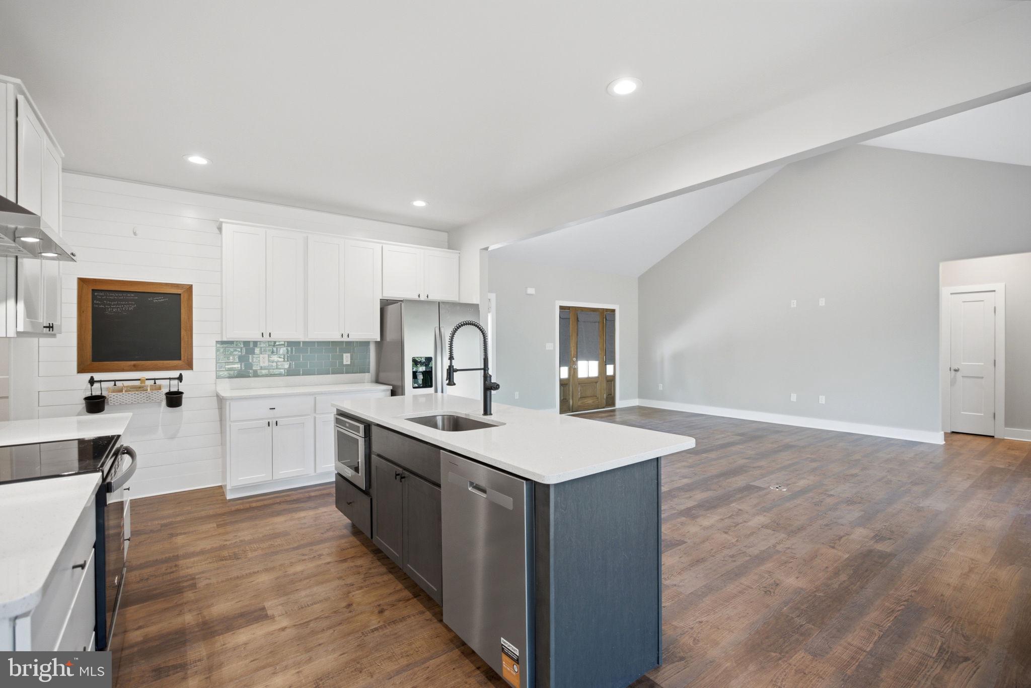 RIDGECREST ESTATES - Residential