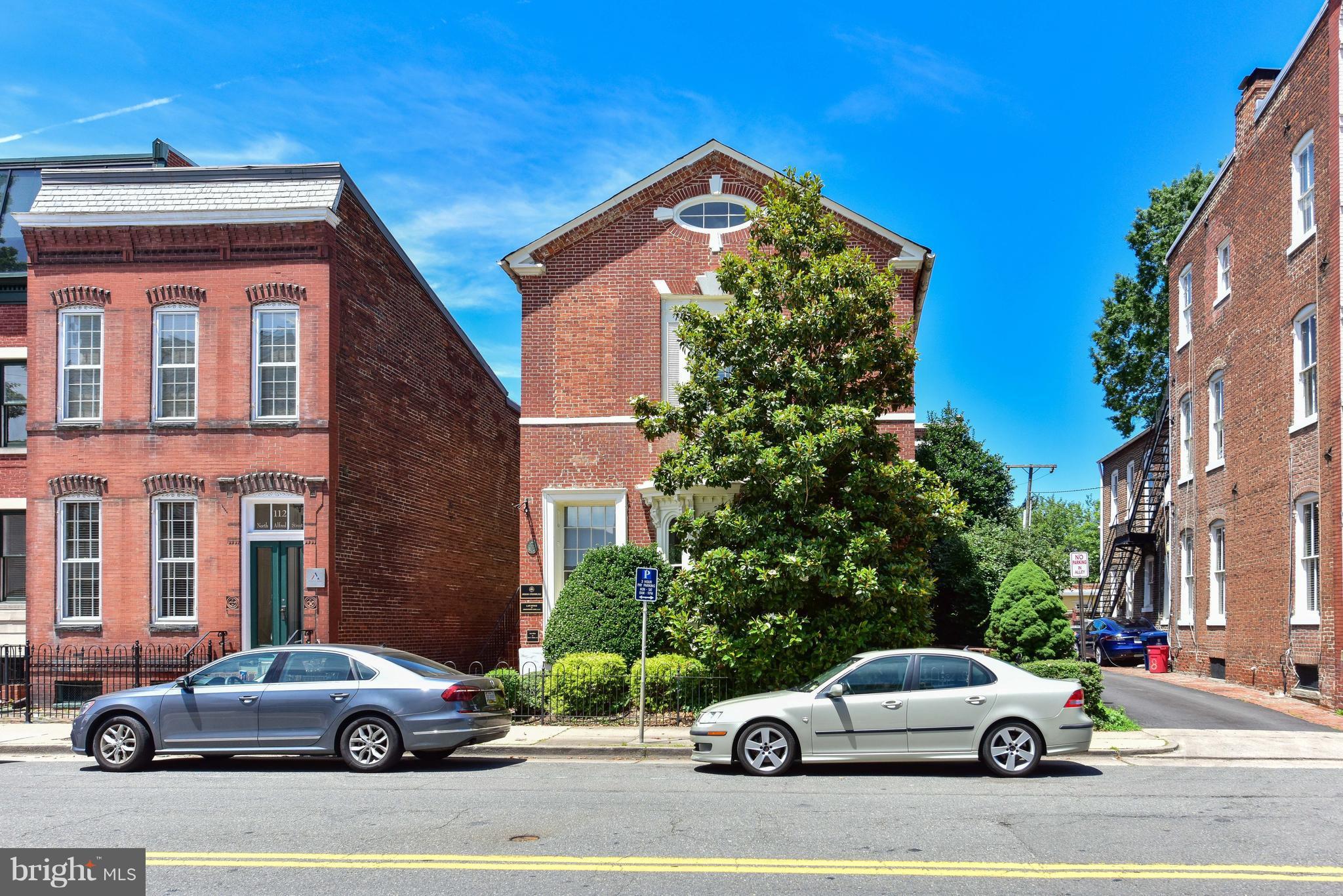 OLD TOWN - Commercial Sale