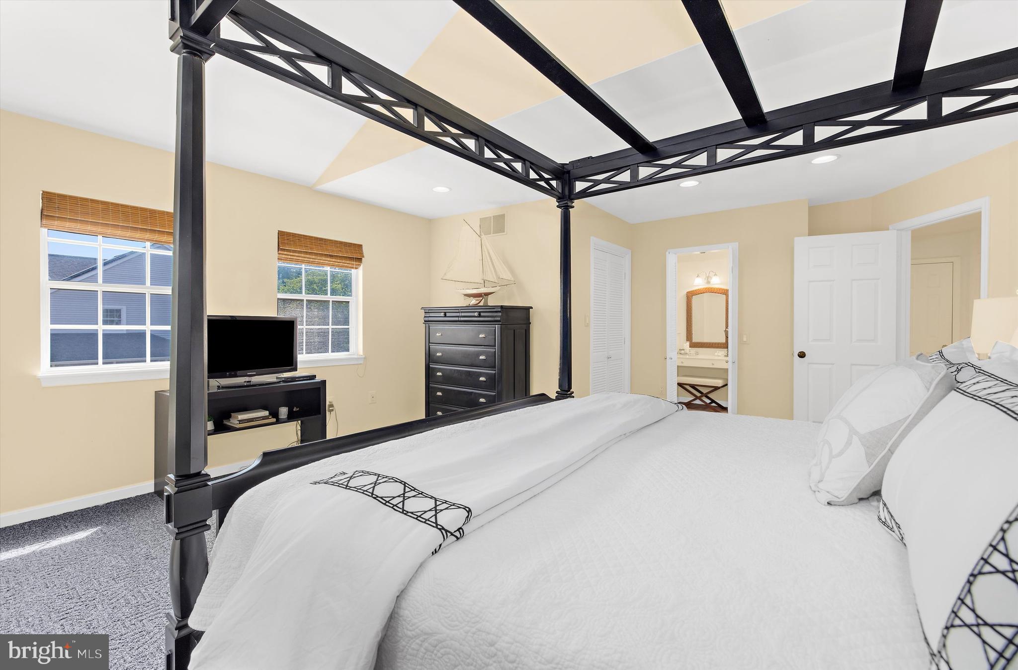 EASTPORT - Residential